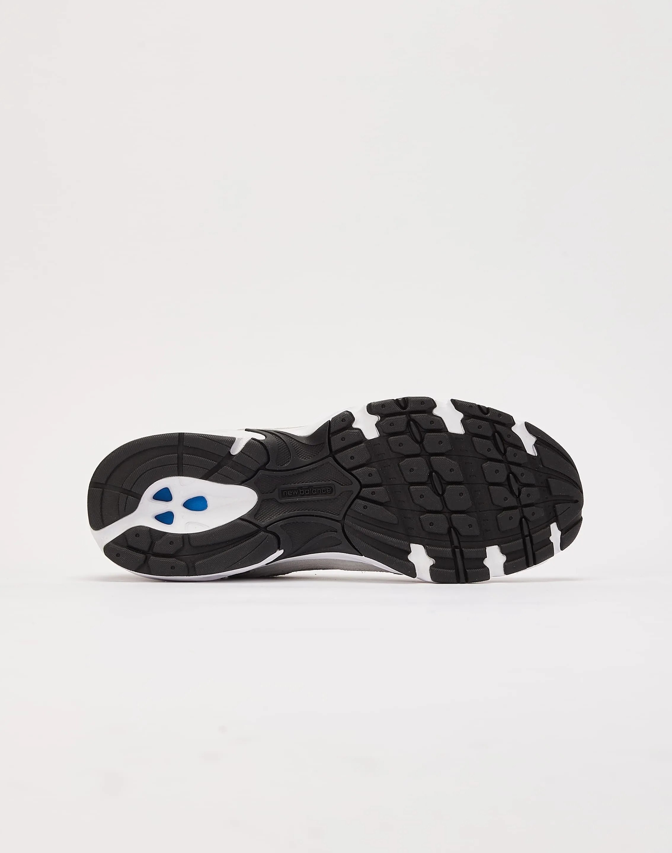 Minimalist Outfit Smooth Move New Balance 530