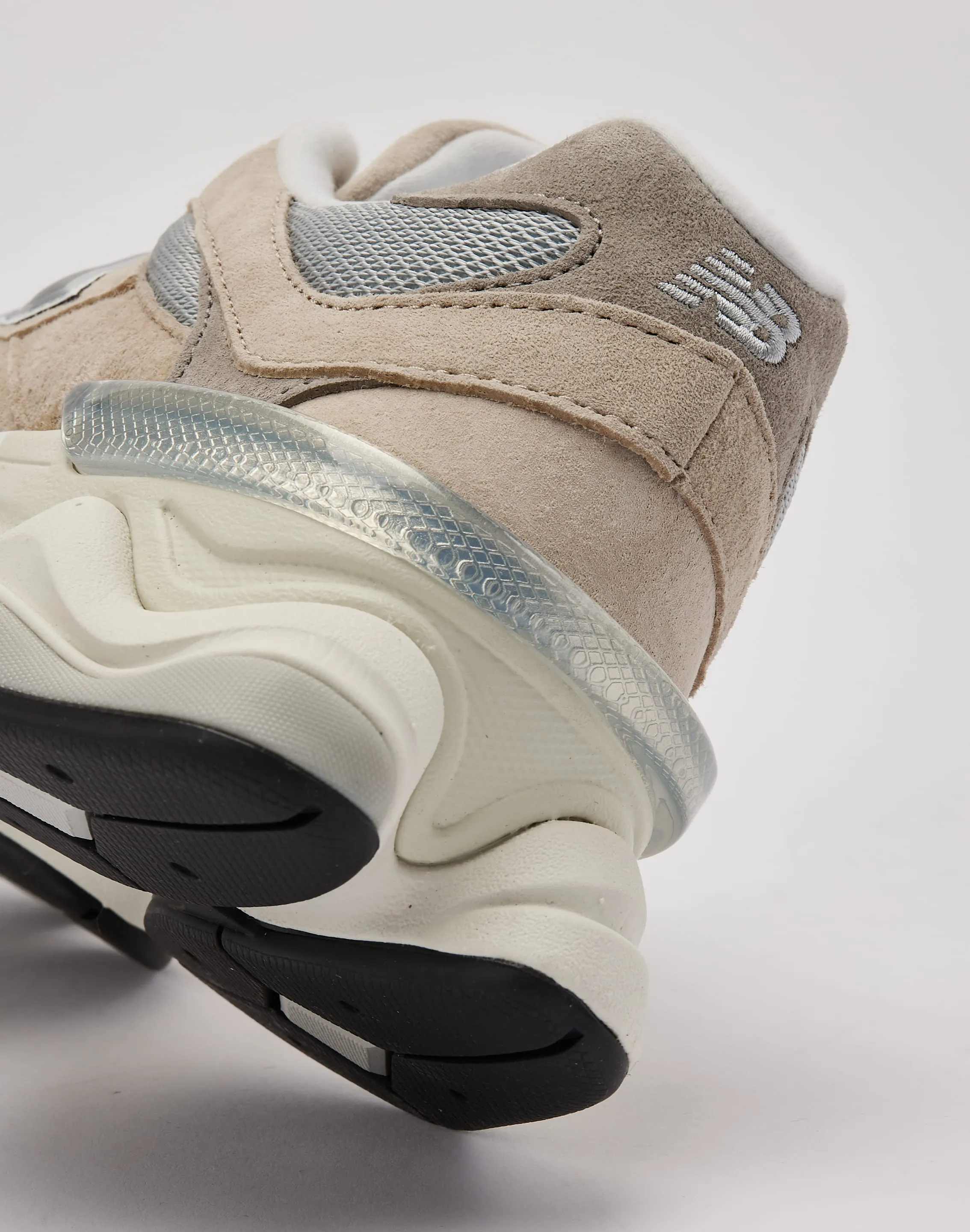 New Balance 9060 Neat Shape Moisture   Wicking