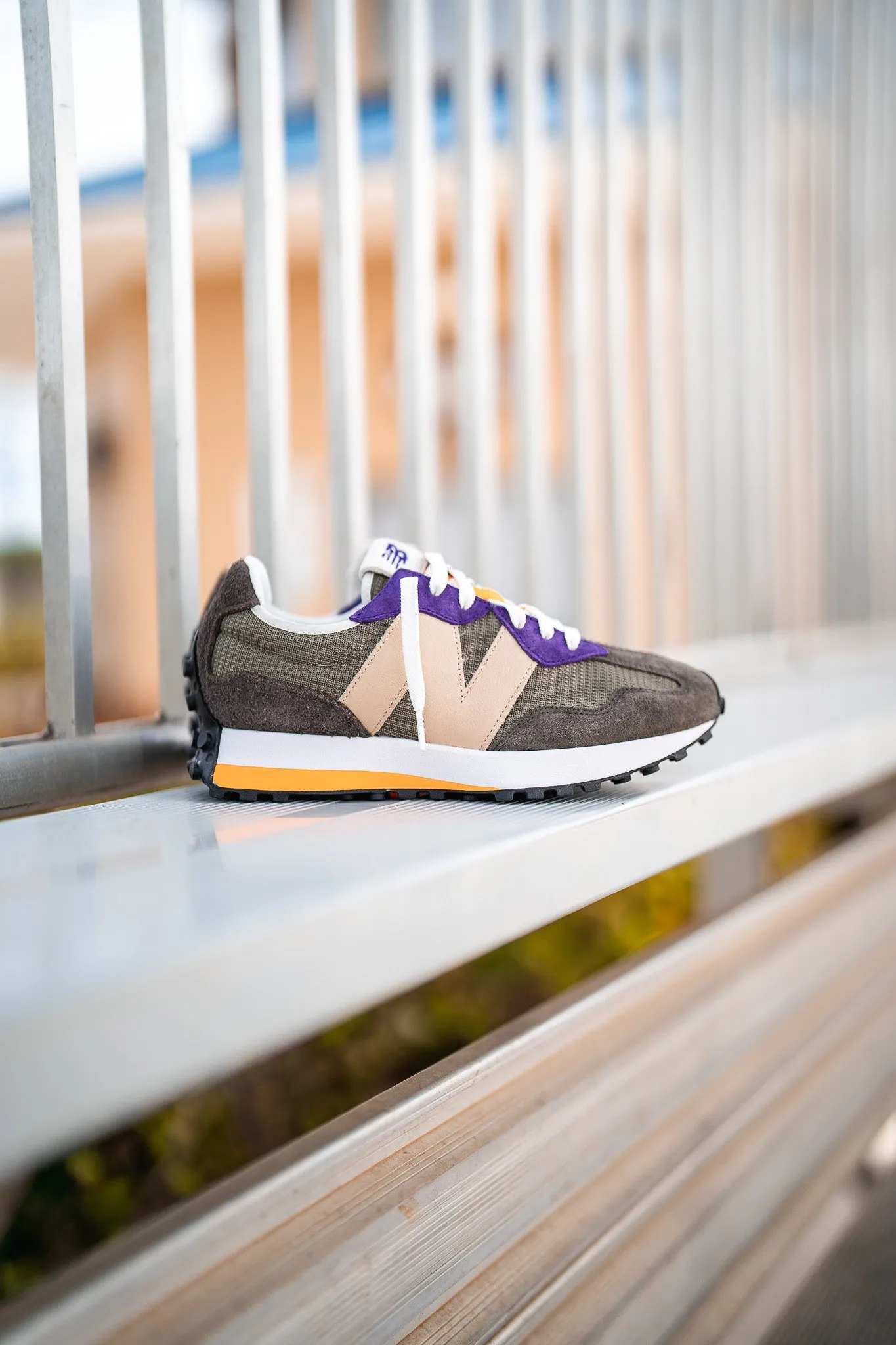 comfortable user most winter Mens New Balance 327 (Skunk) - MS327DO