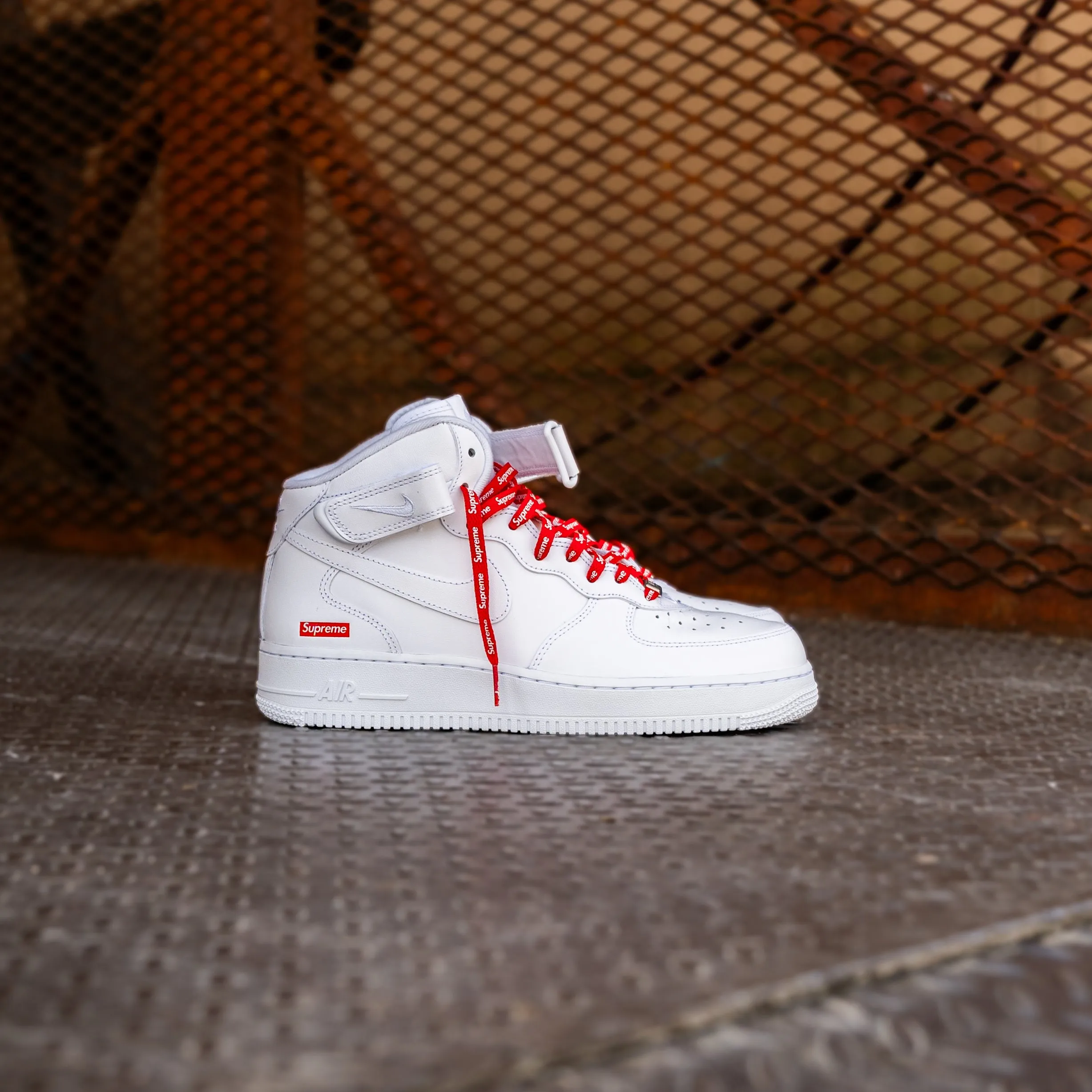 all - terrain bootie Nike x Supreme Air Force 1 Mid SP (White)