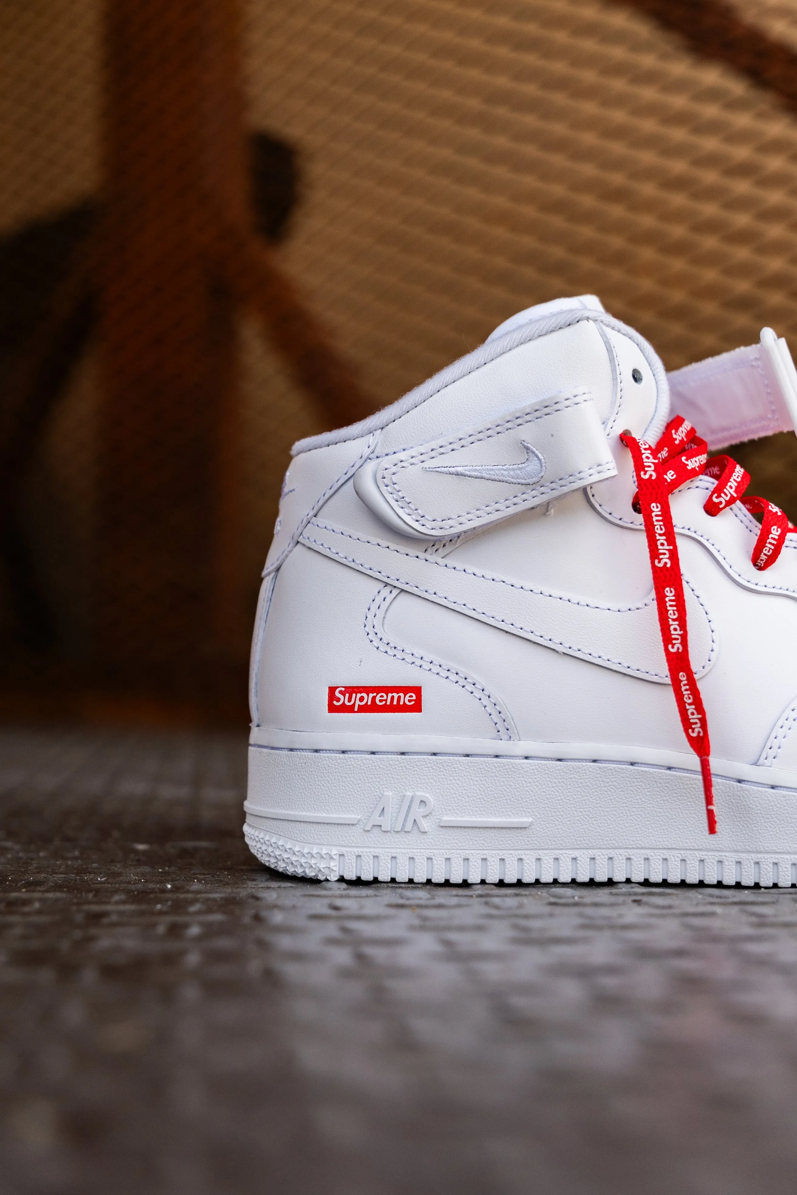 Nike x Supreme Air Force 1 Mid SP (White) Convenient All-Weather Comfort