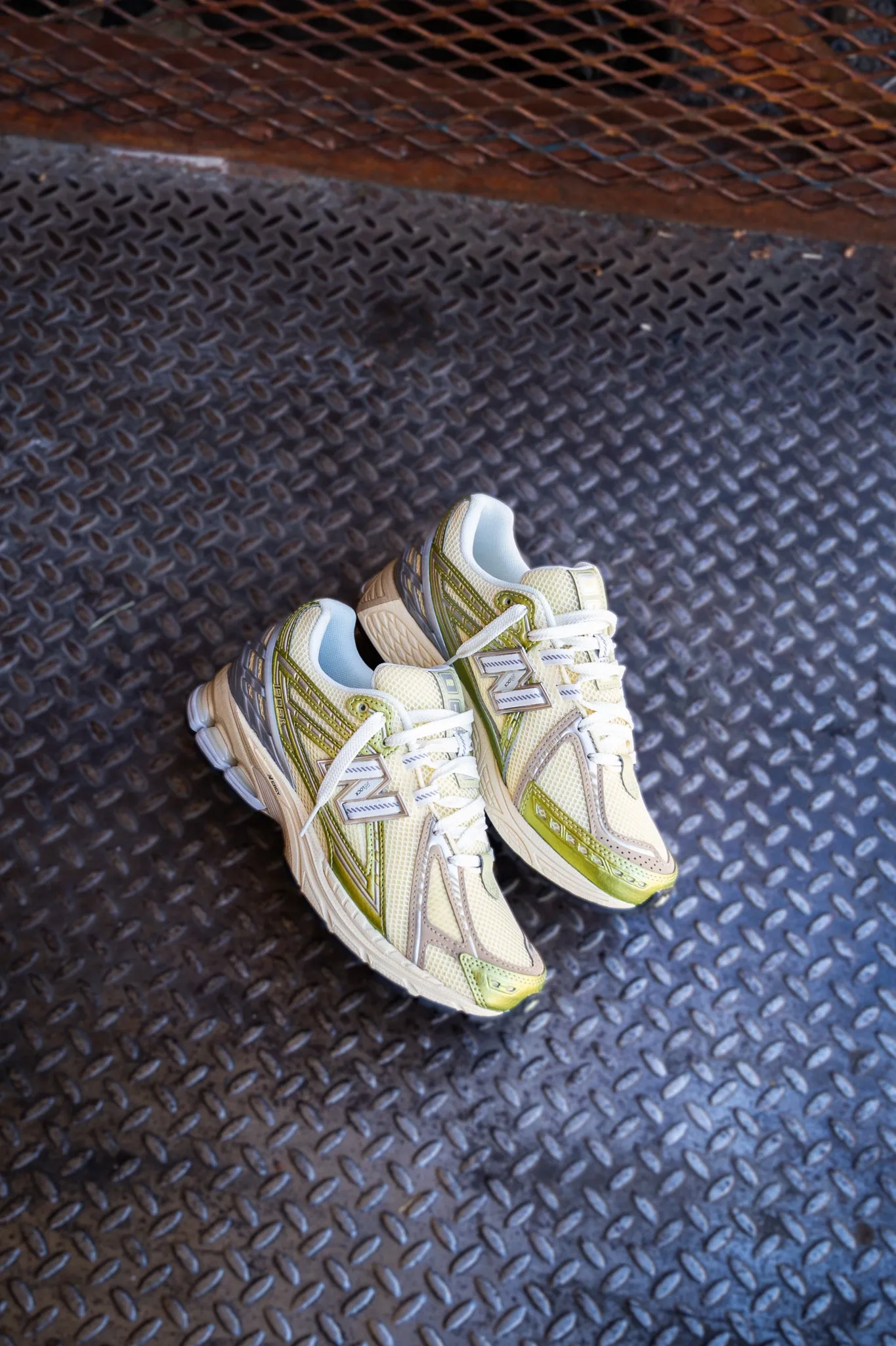 Wedge Heel packable Mens New Balance 1906R (Green/Yellow) - U1906RND