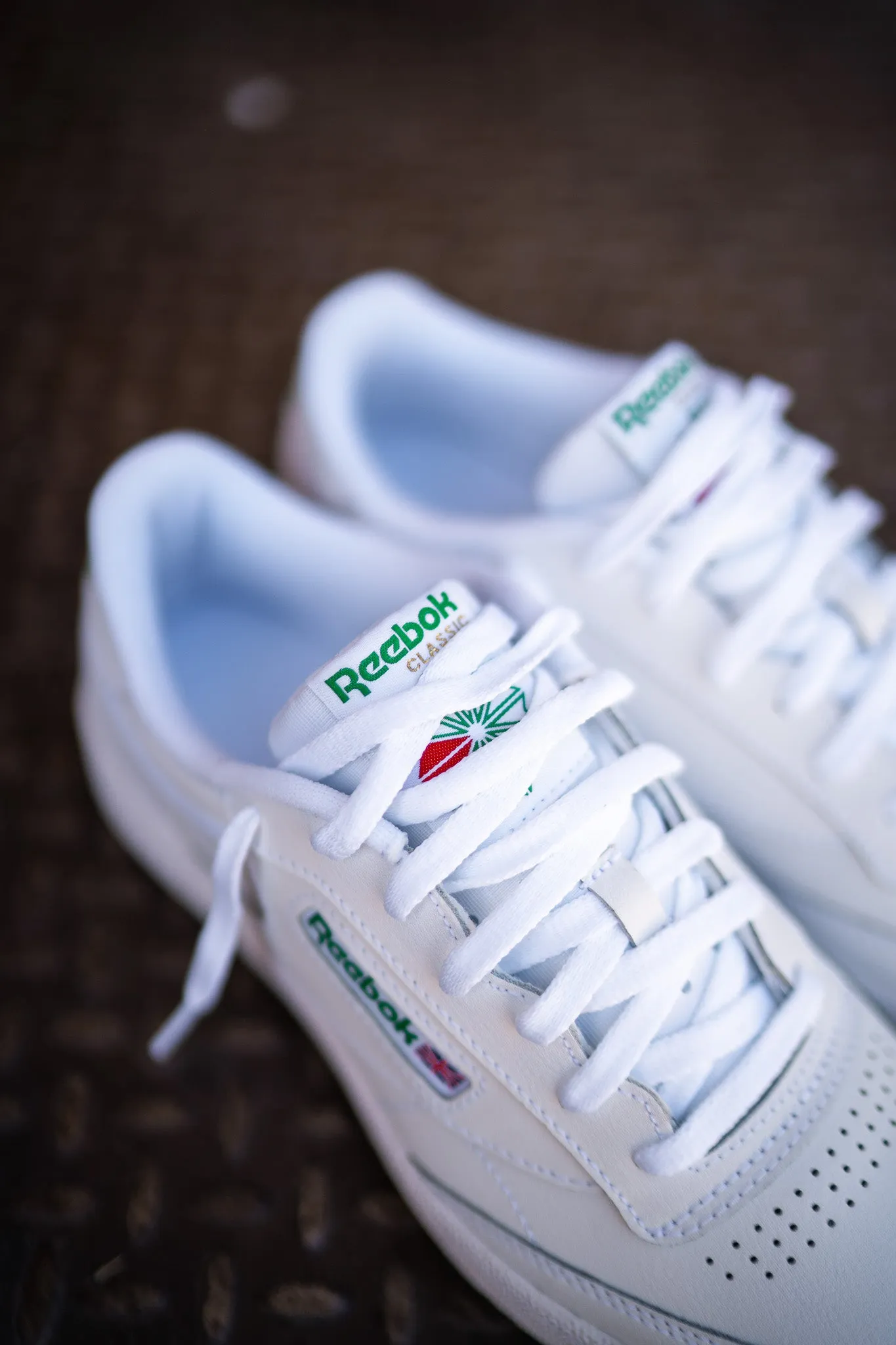 least outdoor street walkers' sneakers Mens Reebok Club C 85 (White/Green)