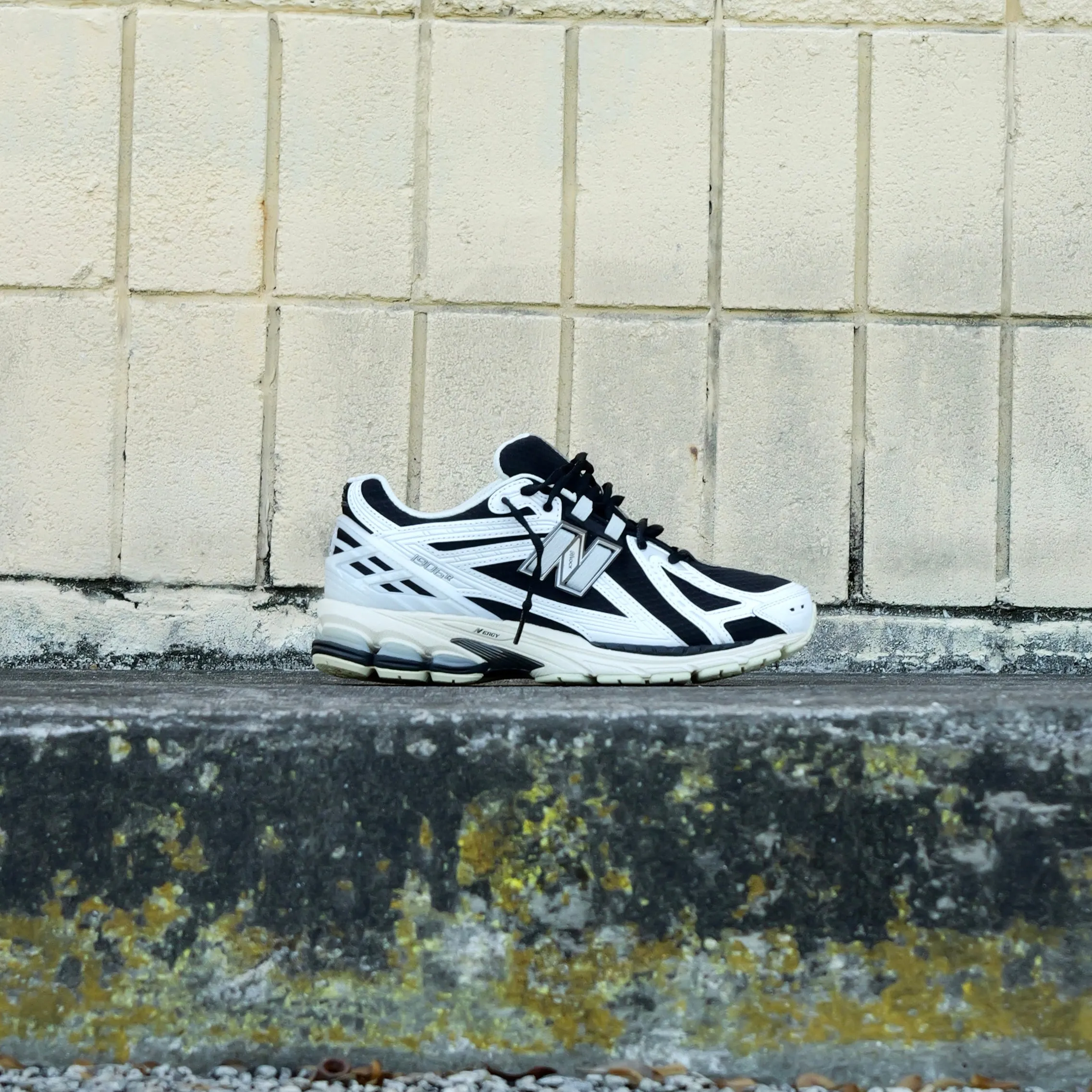 Mens New Balance 1906RCI (White/Black) Streamlined materials Earth Tones