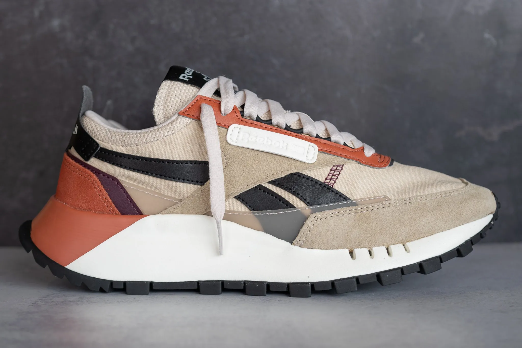 Statement flair least spring Reebok CL Legacy (Stucco)