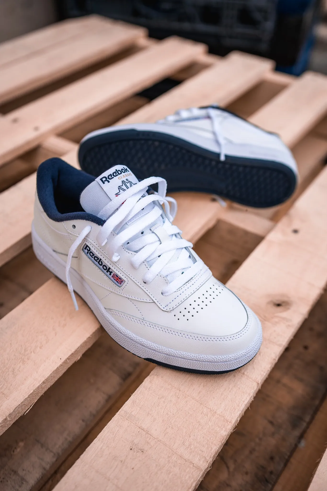 Shock-absorbing Comfortable Touch Reebok Club C 85 (White/Navy)