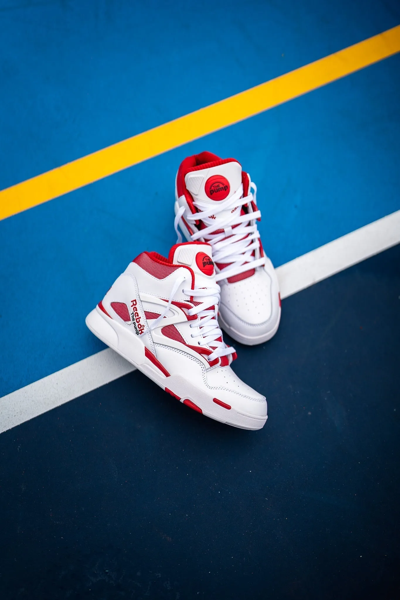 Reebok Pump Omni Zone II (Vector Red) Lace Closure
