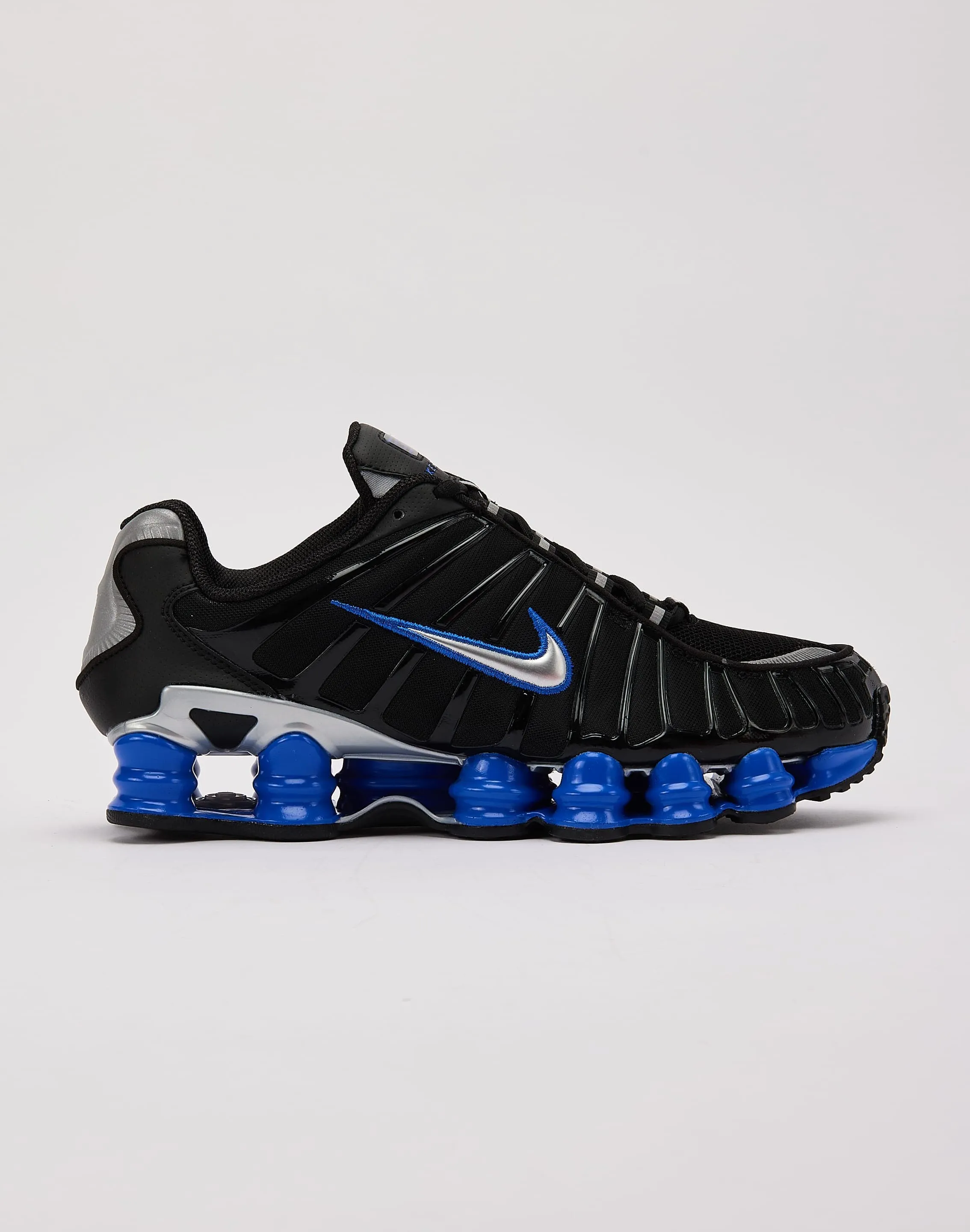 Minimalist Outfit Nike Shox TL