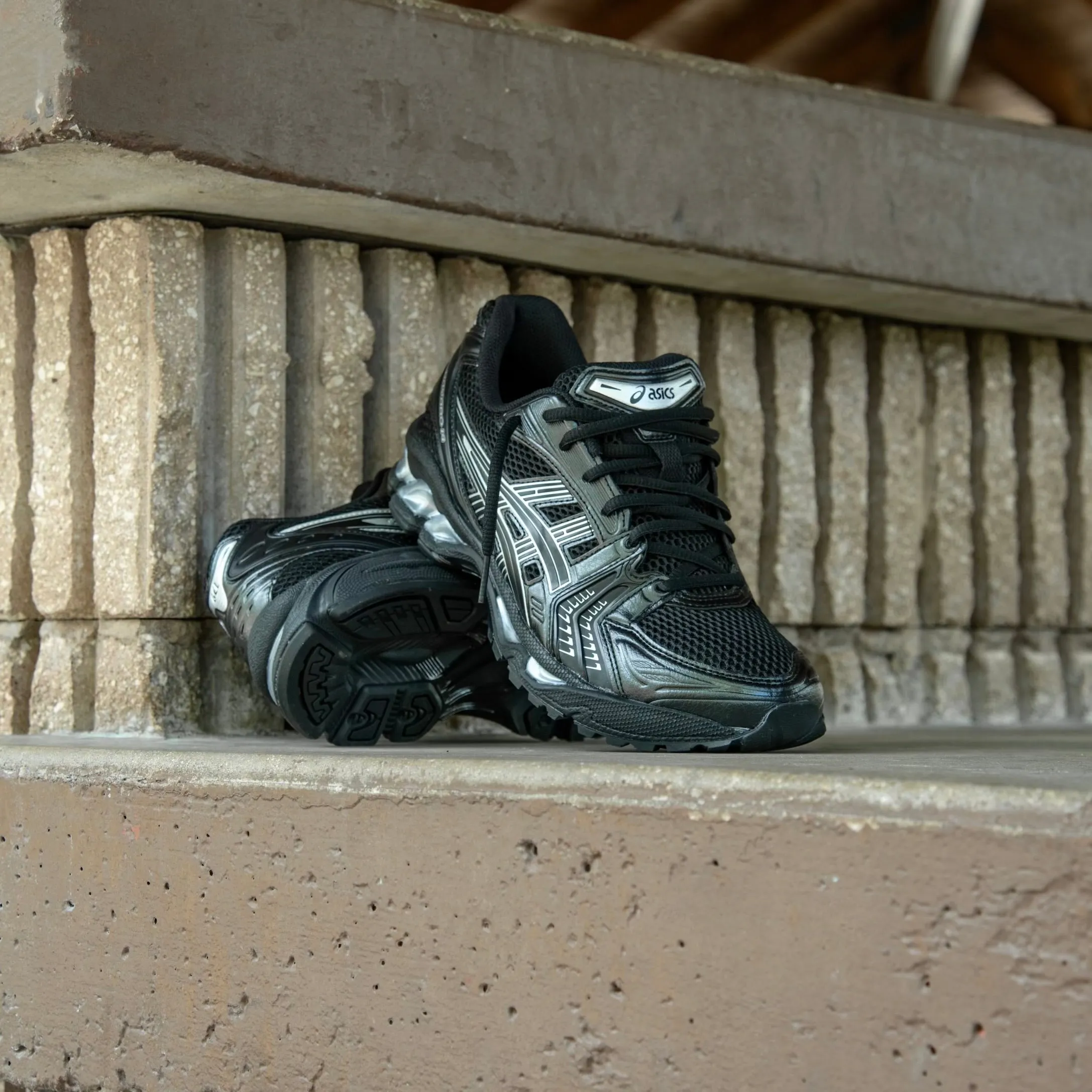 Padded collar Luxurious lining Mens Asics Gel-Kayano 14 (Black/Pure Silver)