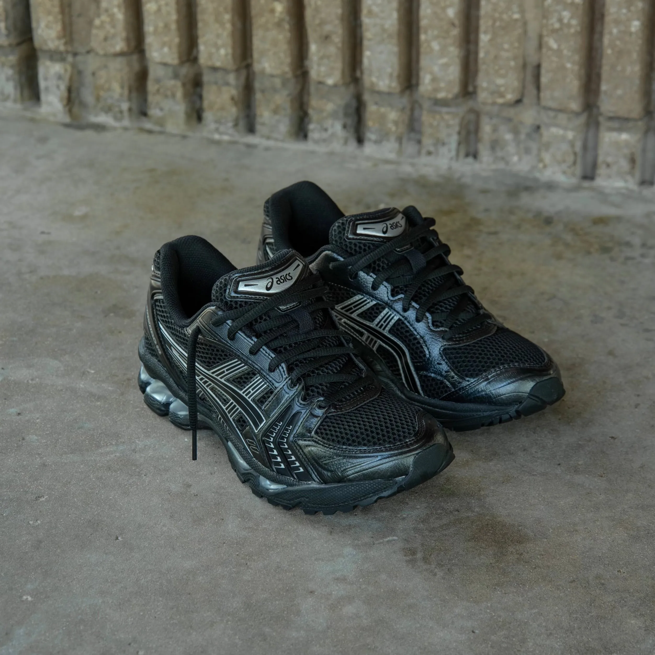 men - specific features Mens Asics Gel-Kayano 14 (Black/Pure Silver)