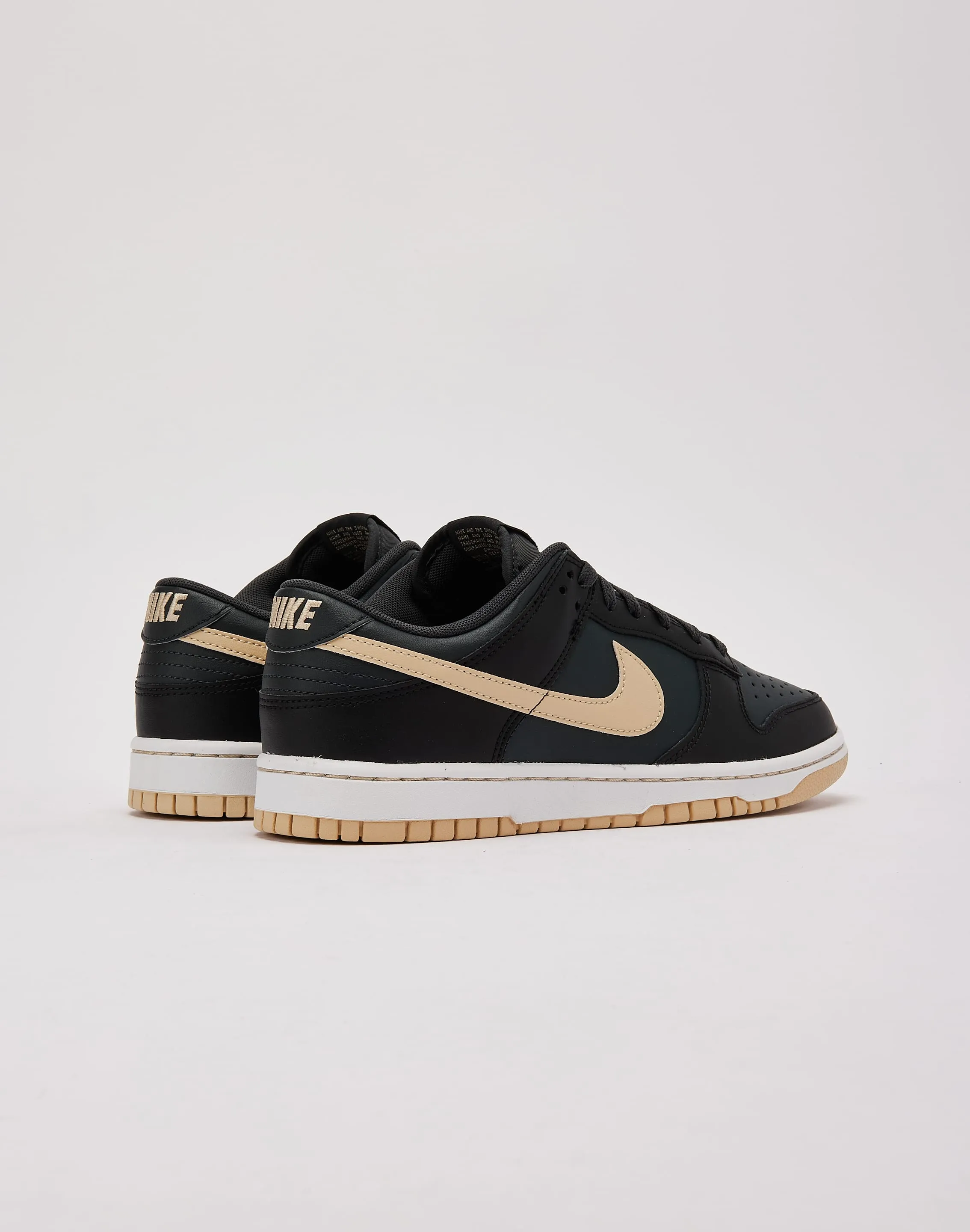 Nike Dunk Low Chic Design City Explorer