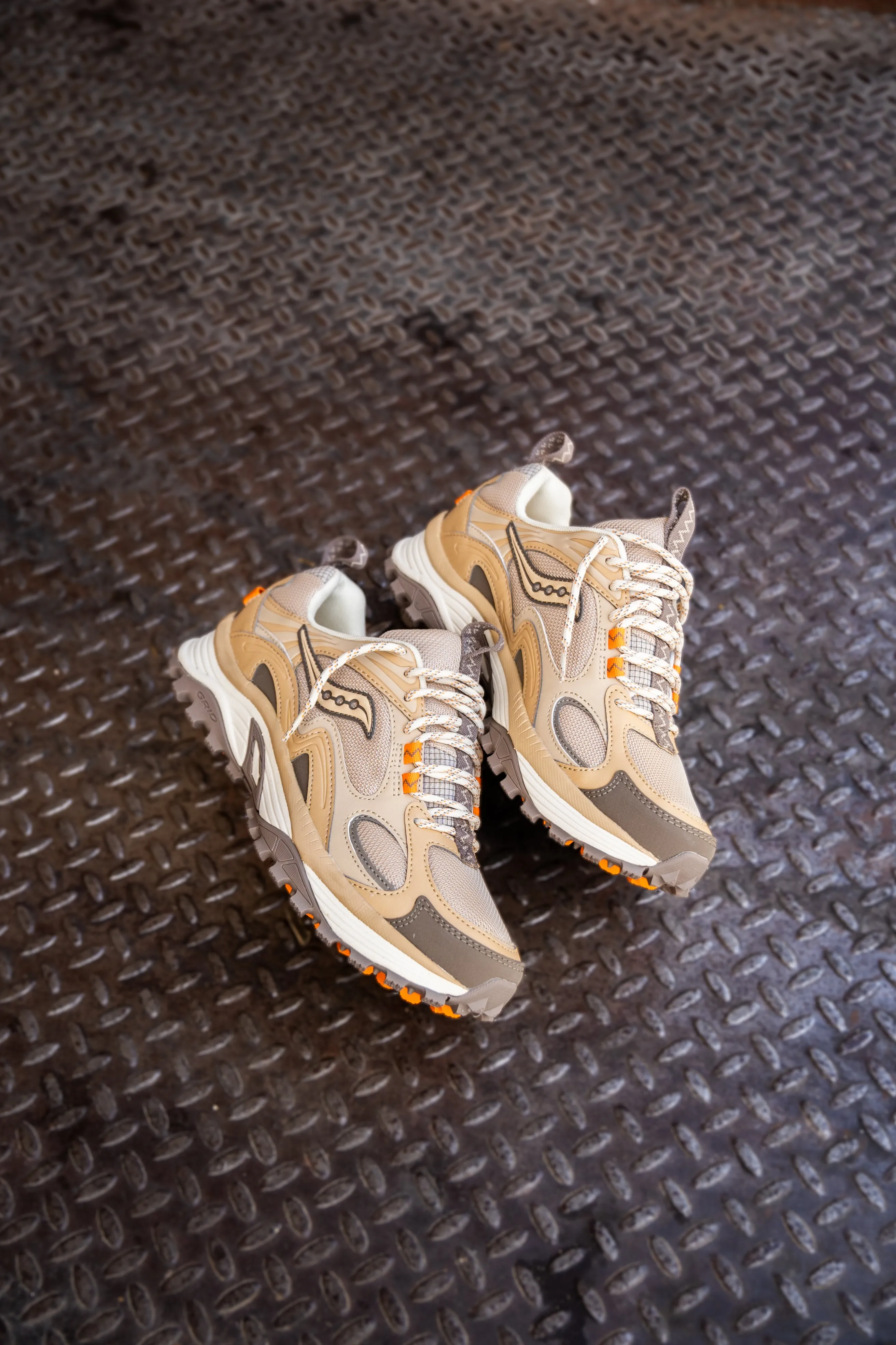 Mens Saucony Grid Aura X (Whey/Orange) Built-in comfort