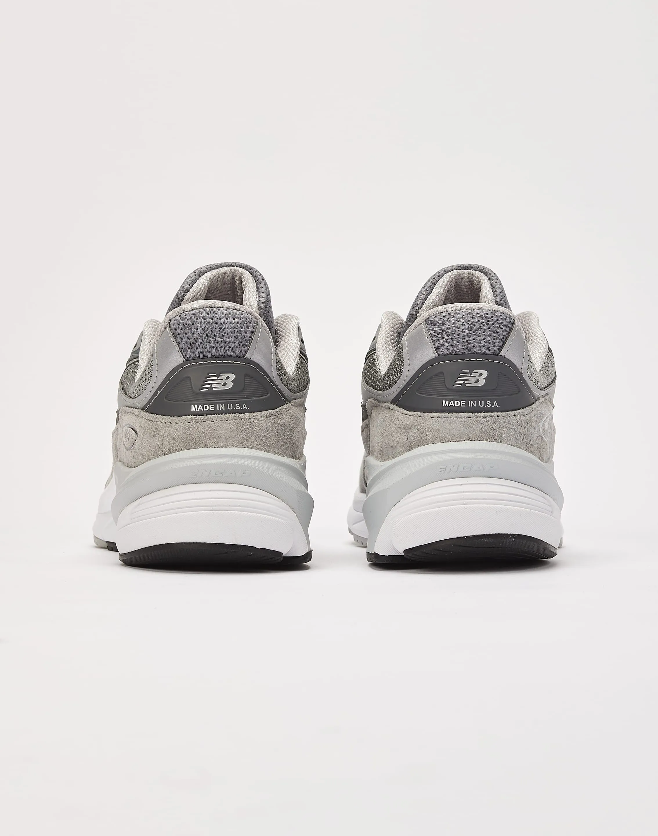 Busy Lifestyle New Balance 990v6