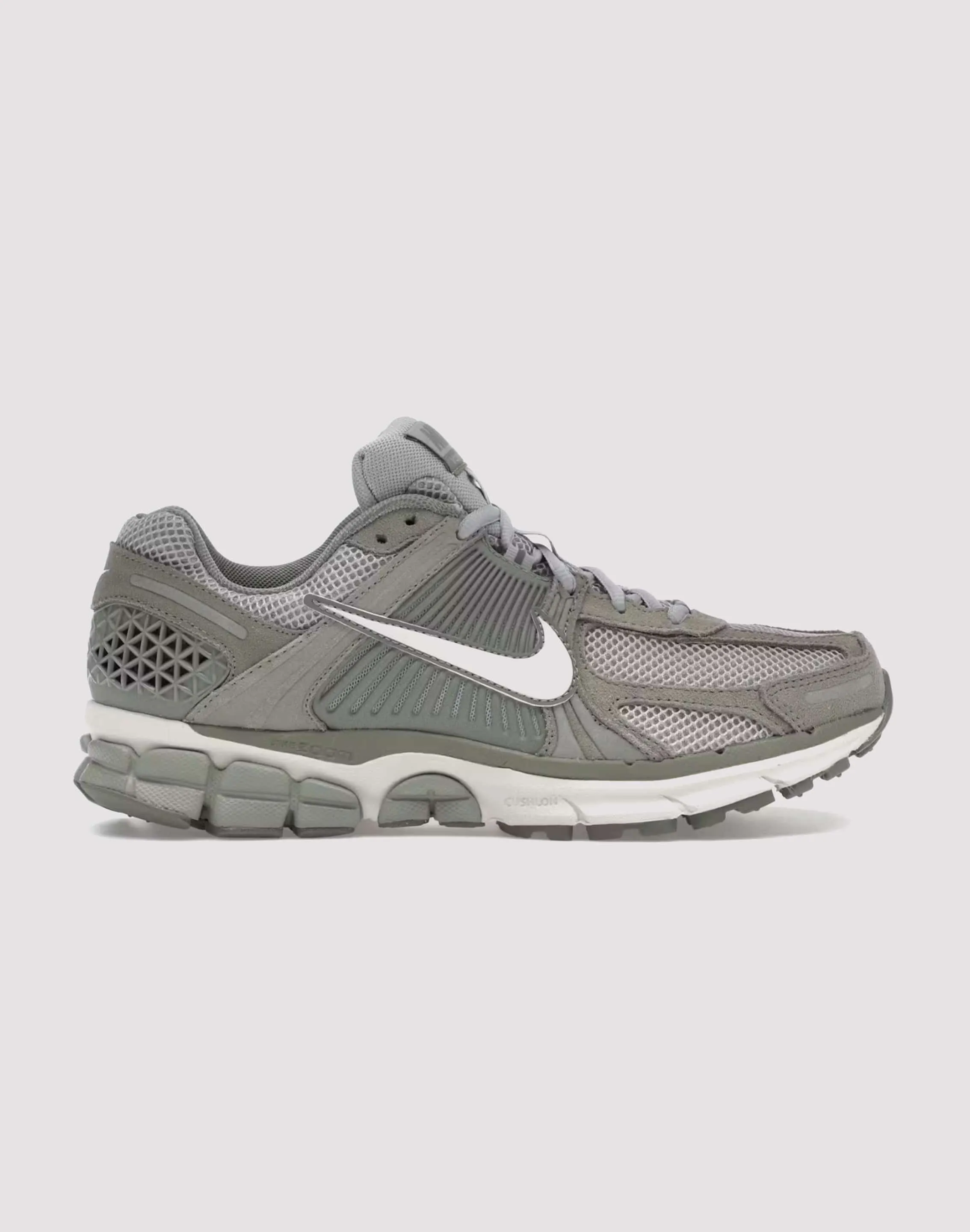 comfort features Traction Control Nike Zoom Vomero 5