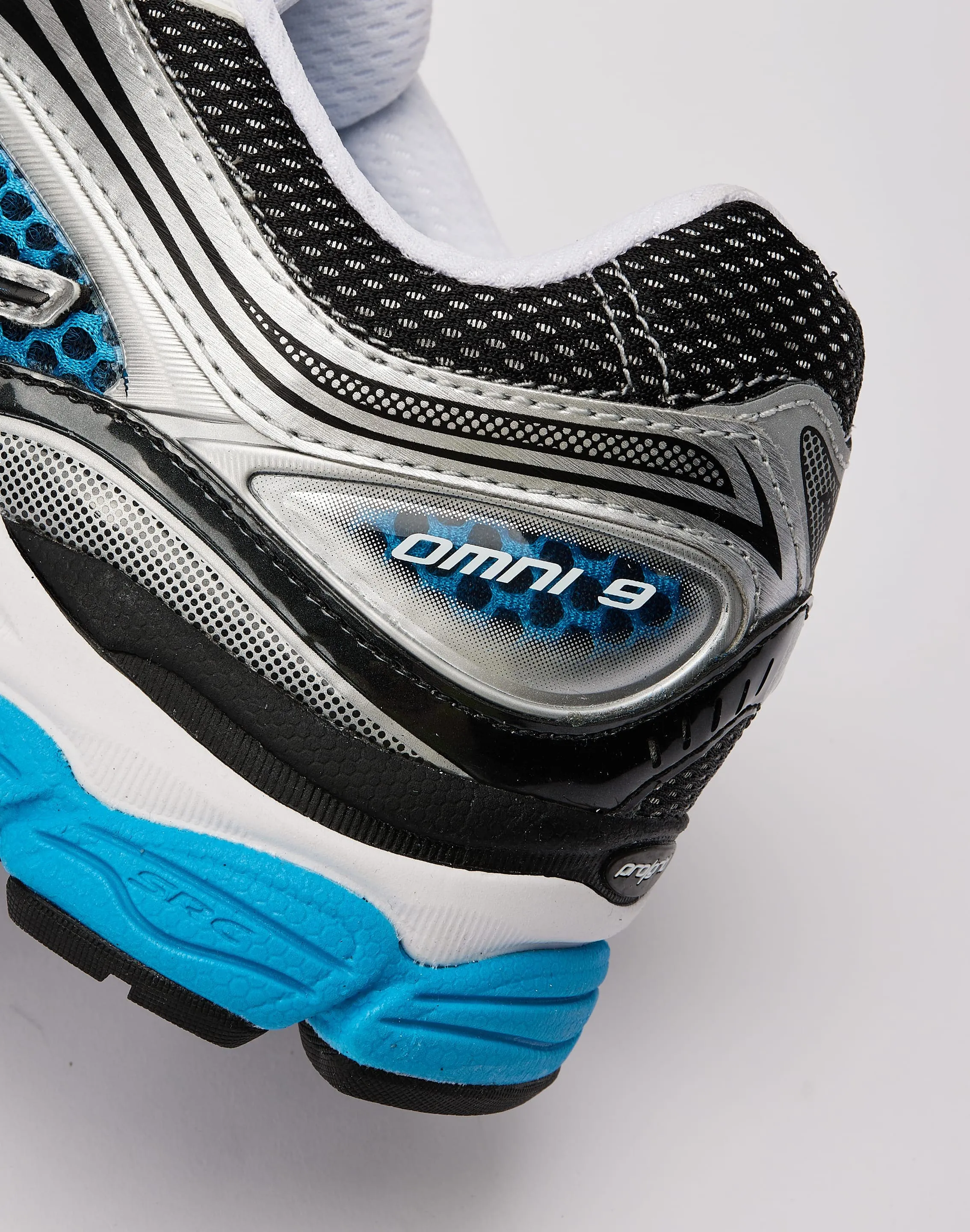 Easy Pace Saucony ProGrid Omni 9