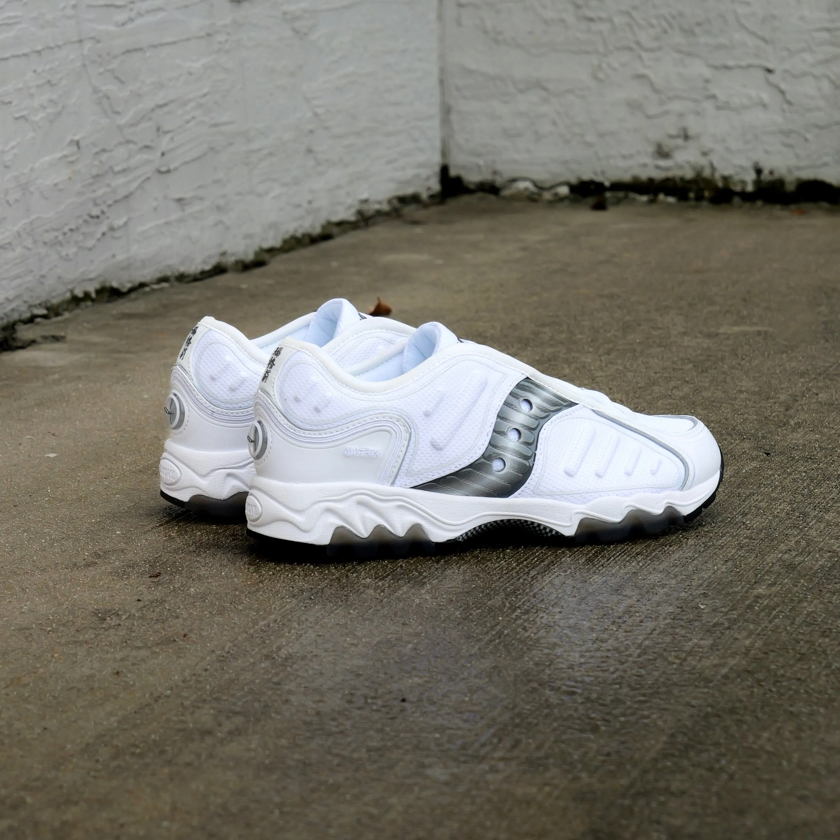 accurate Saucony "Matrix" (White/Metallic)