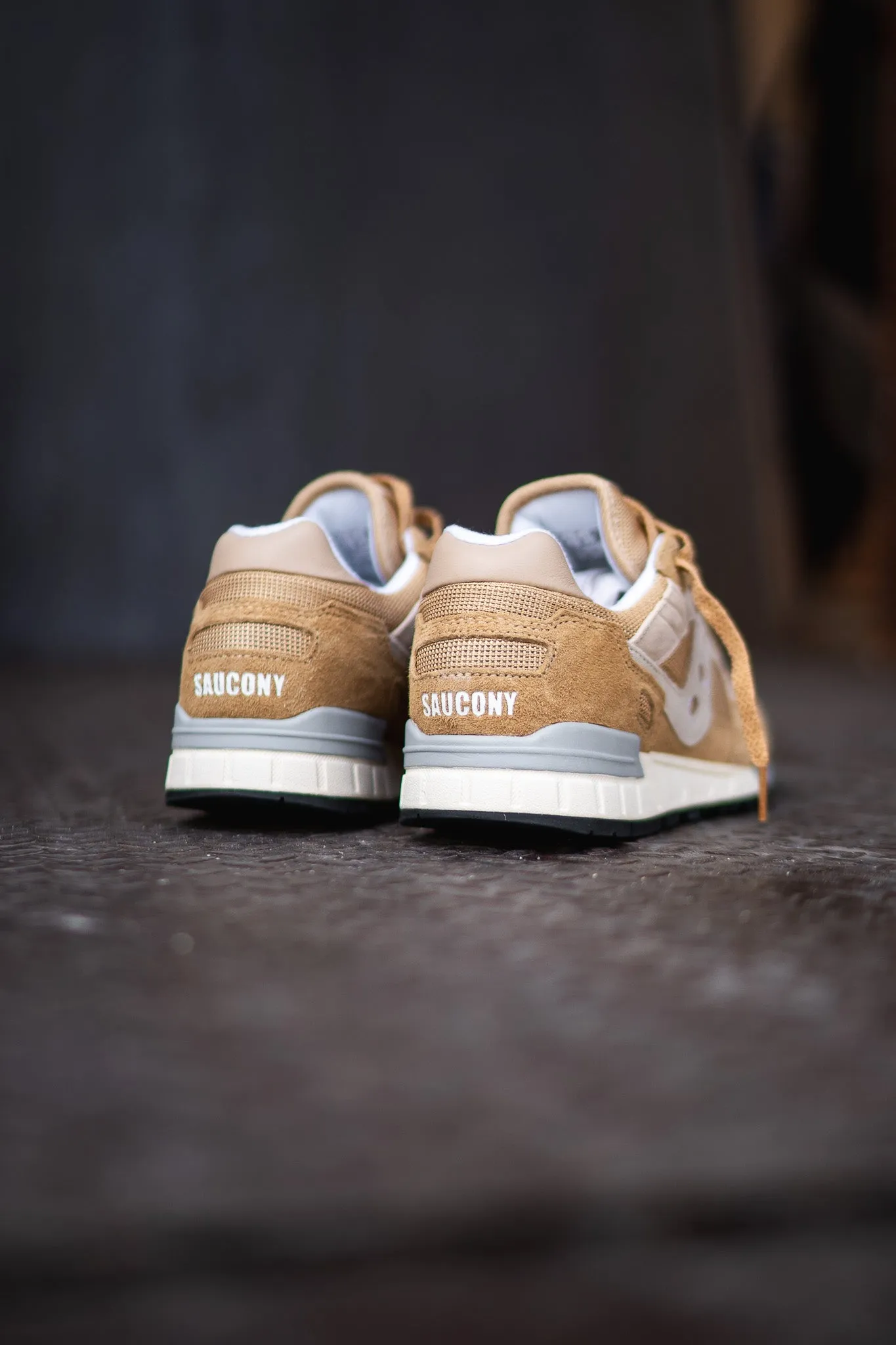 All-weather shock absorption teenagers - specific benefits Saucony Shadow 5000 (Tan)
