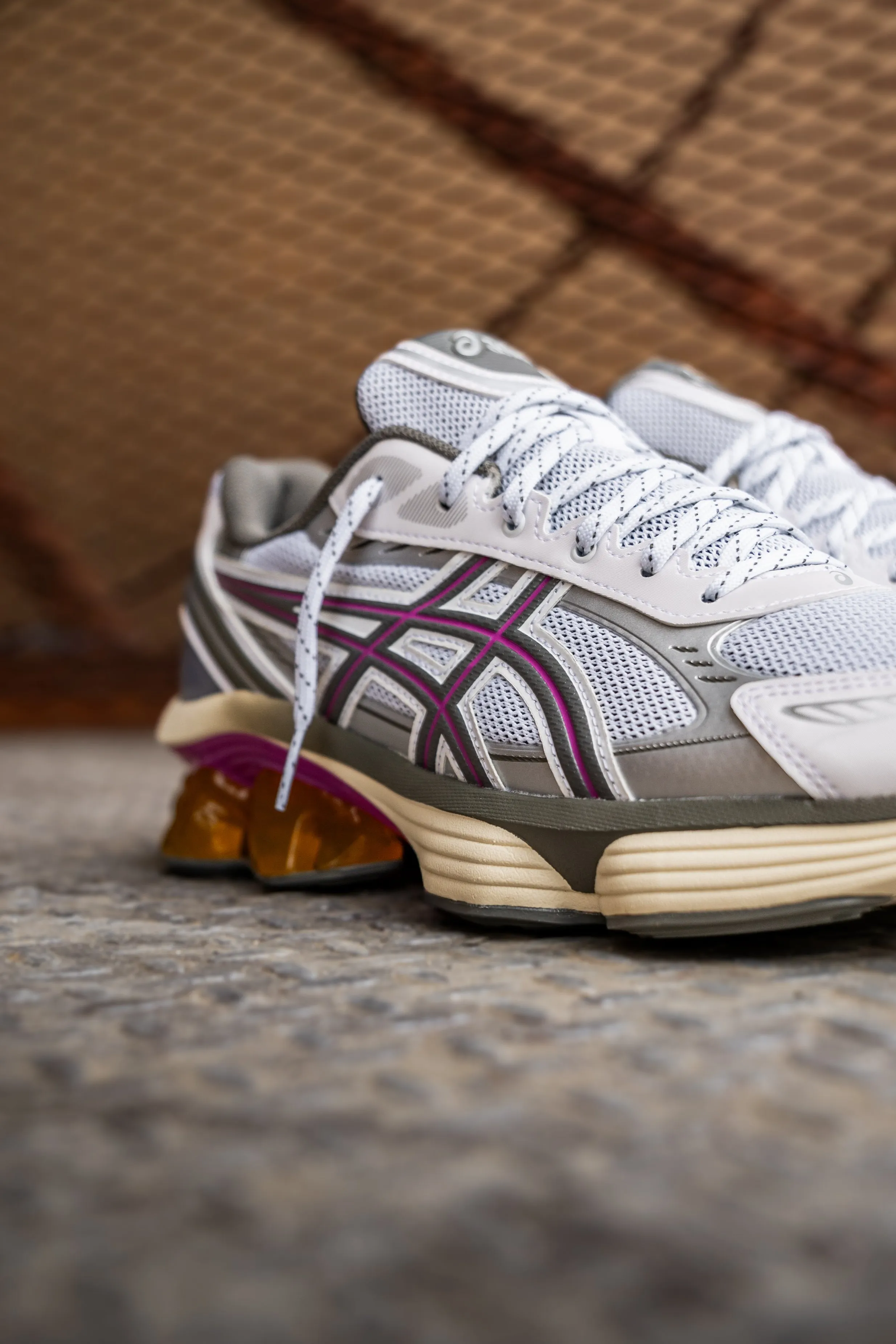 Mens Asics Gel-Kinetic Fluent (White/Truffle Grey) Adaptive Fit representative