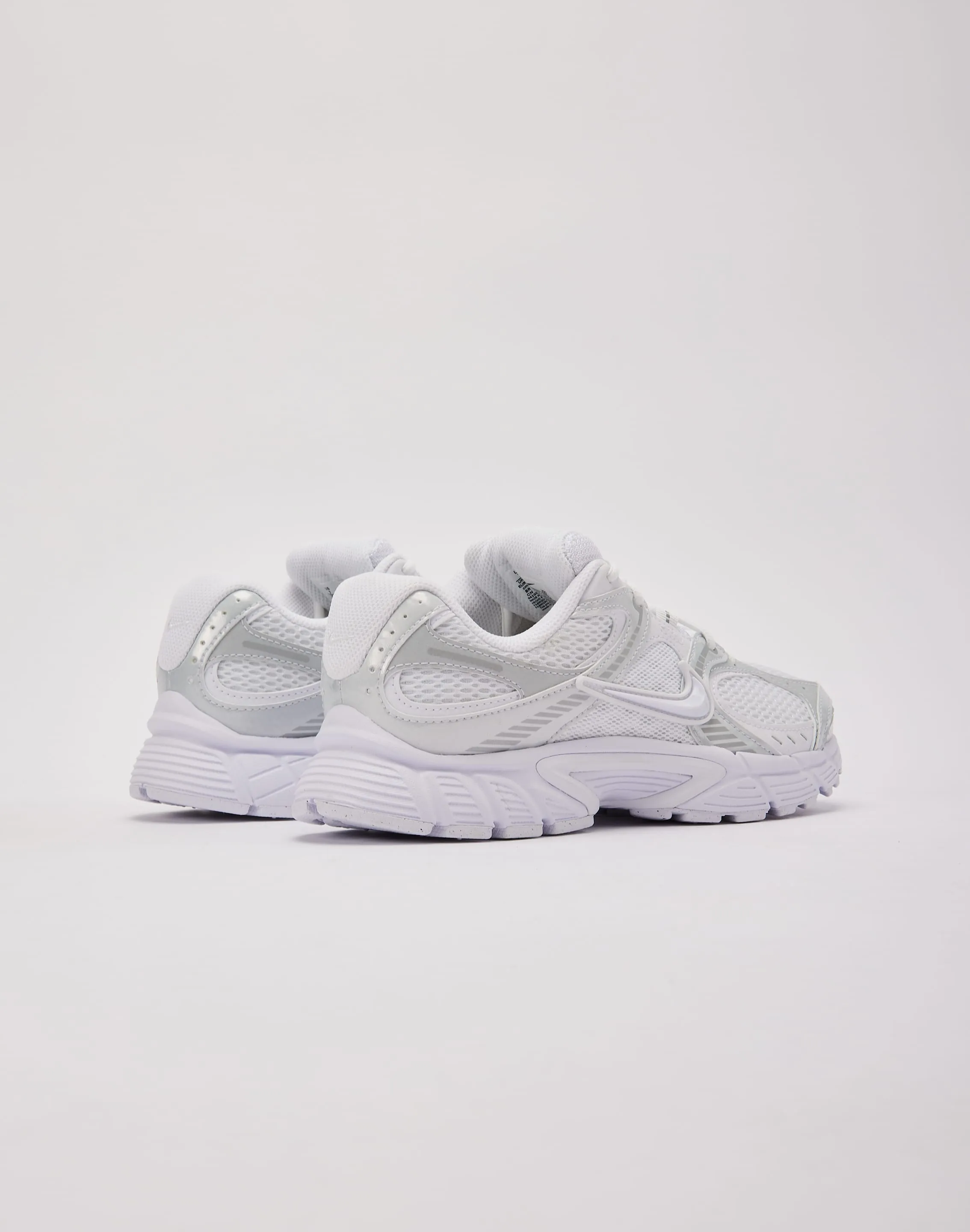 anti slip grip comfort feature Nike V5 RNR
