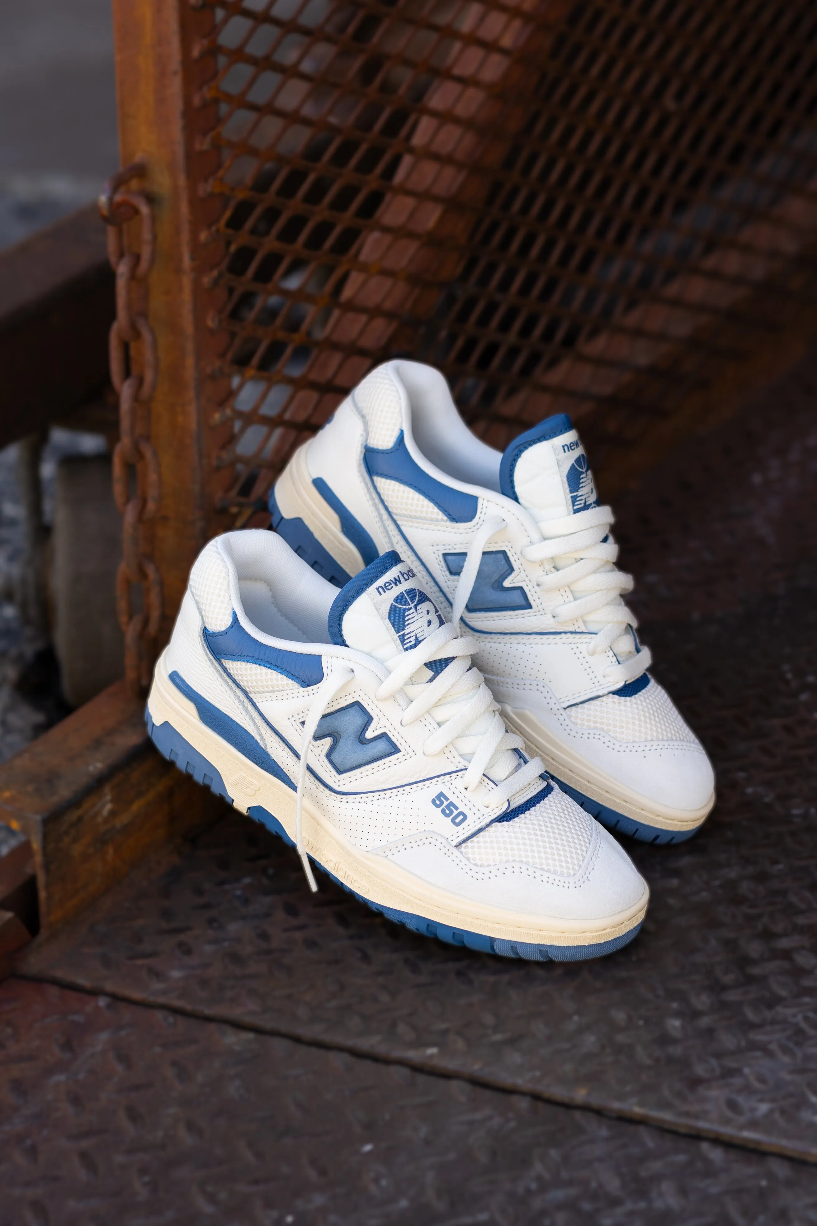 Urban breathability Mens New Balance 550 (White/Blue) - BB550CPD