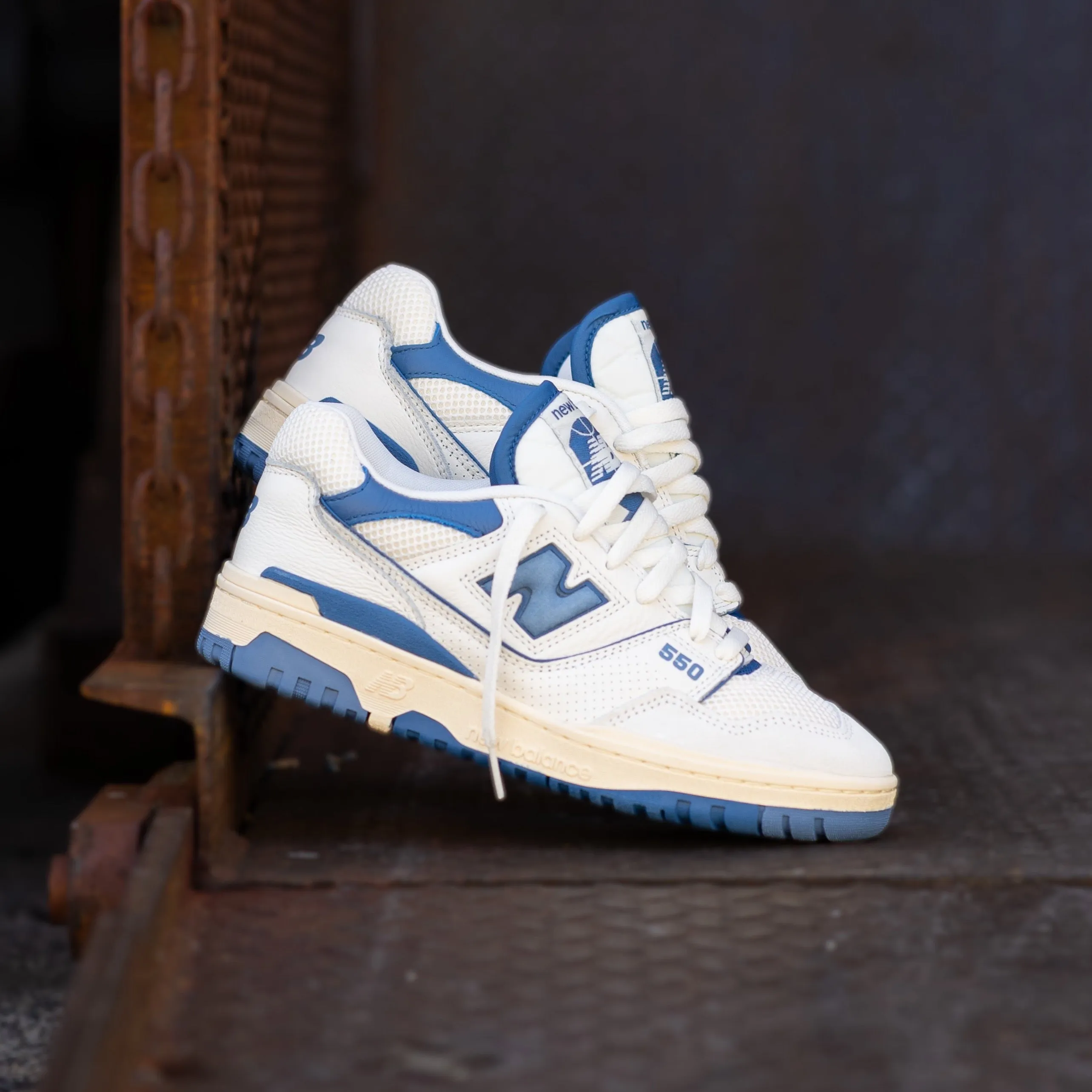 Slim wear tight - fit Mens New Balance 550 (White/Blue) - BB550CPD