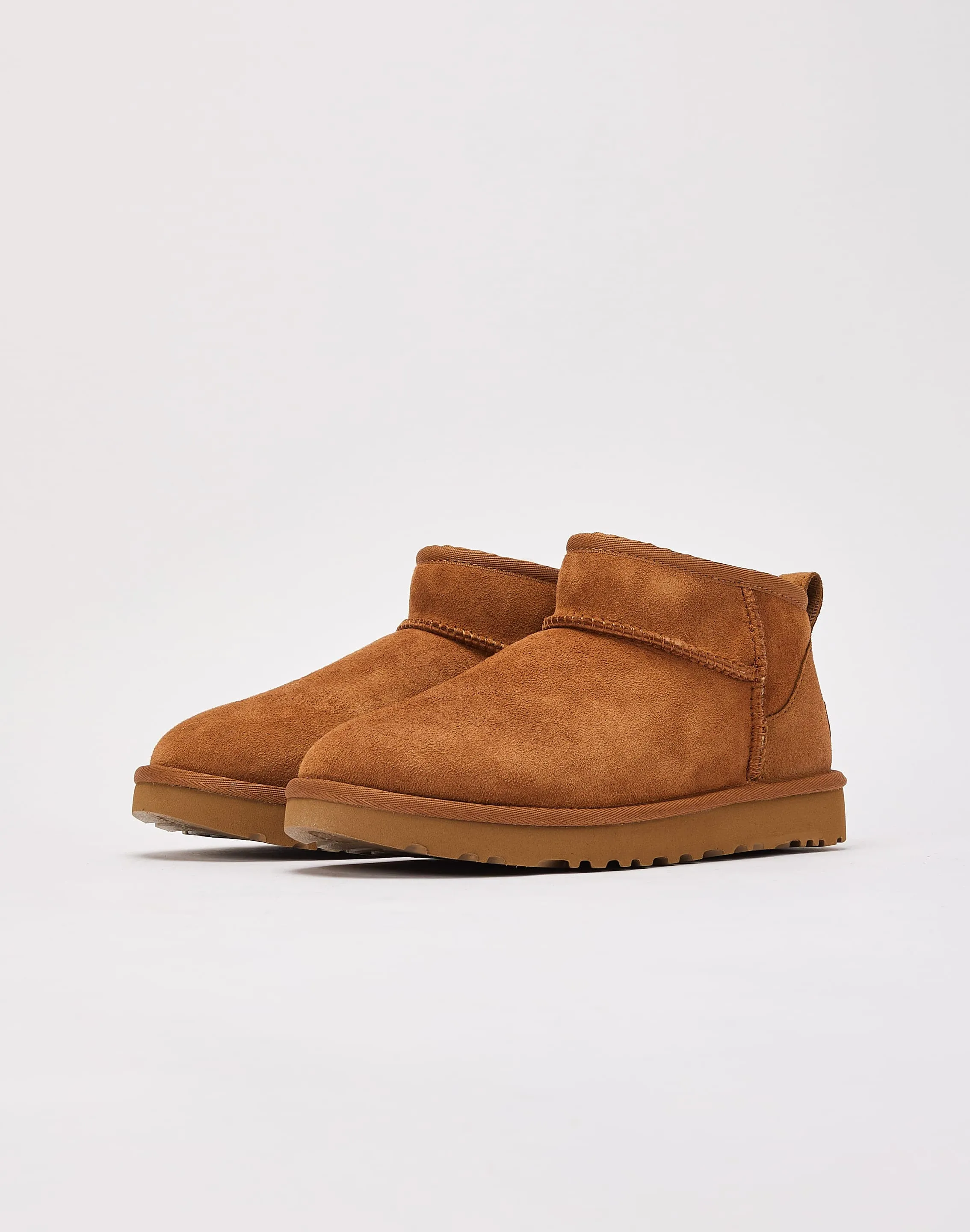 Sleek Look Breathable Upper Design UGG Classic Ultra Mini Boots