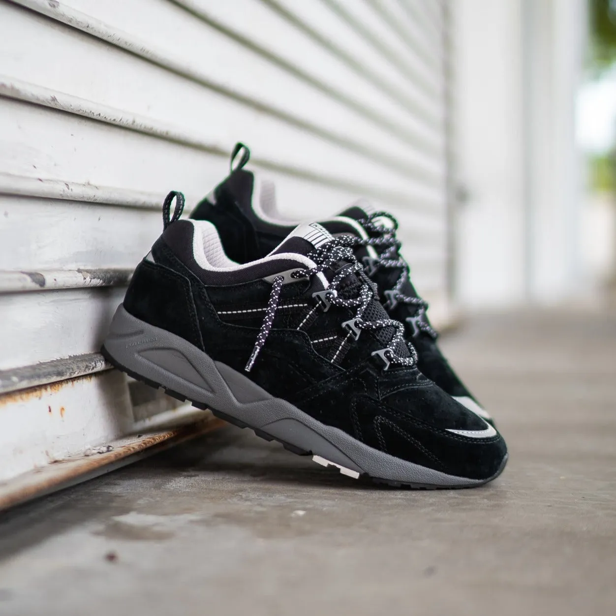 Karhu Fusion 2.0 (Black) suede - type
