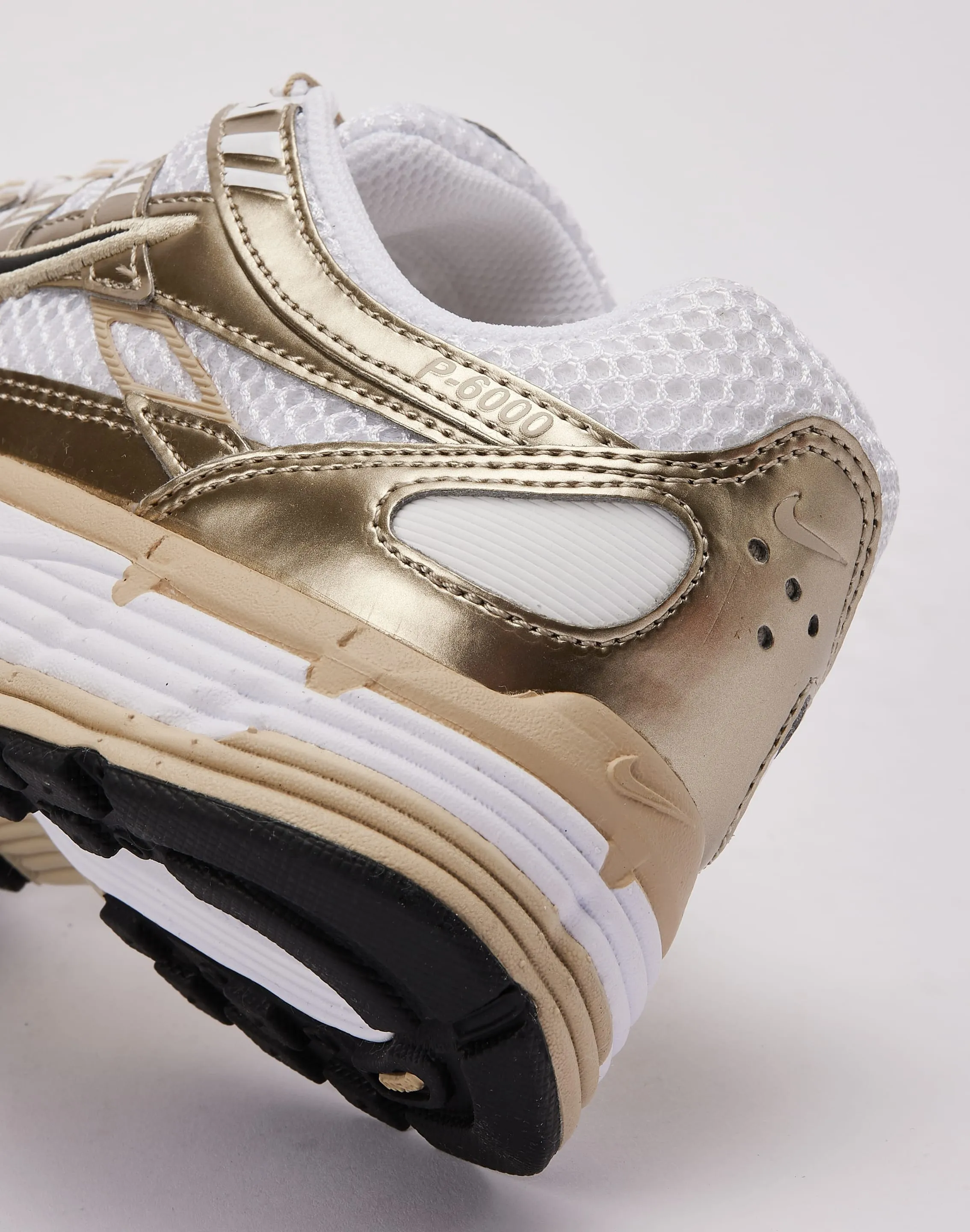 Nike P-6000 Versatile use Soft Traction