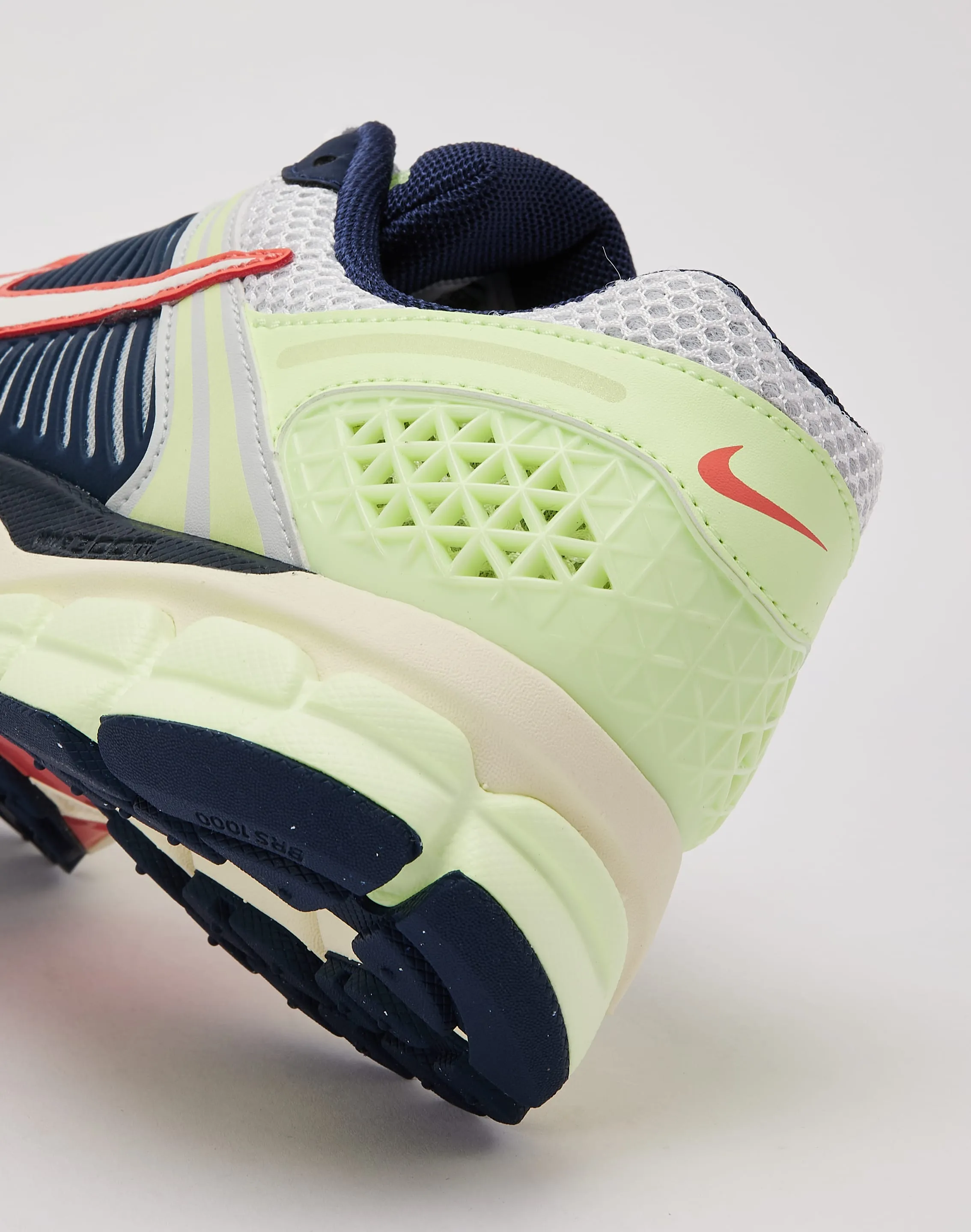 Smooth glide Comfortable Arch Support Nike Zoom Vomero 5