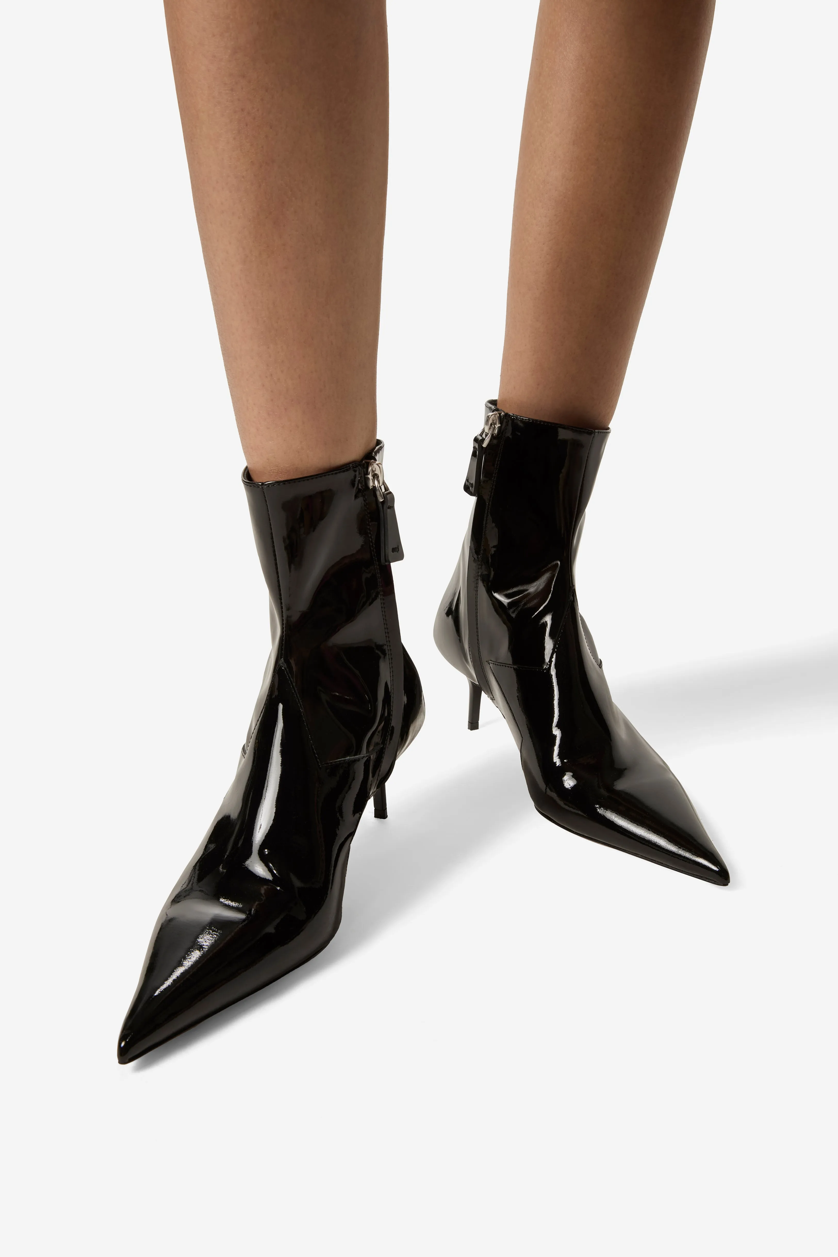 Leg Long Patent Star Cut-Out Low Boots