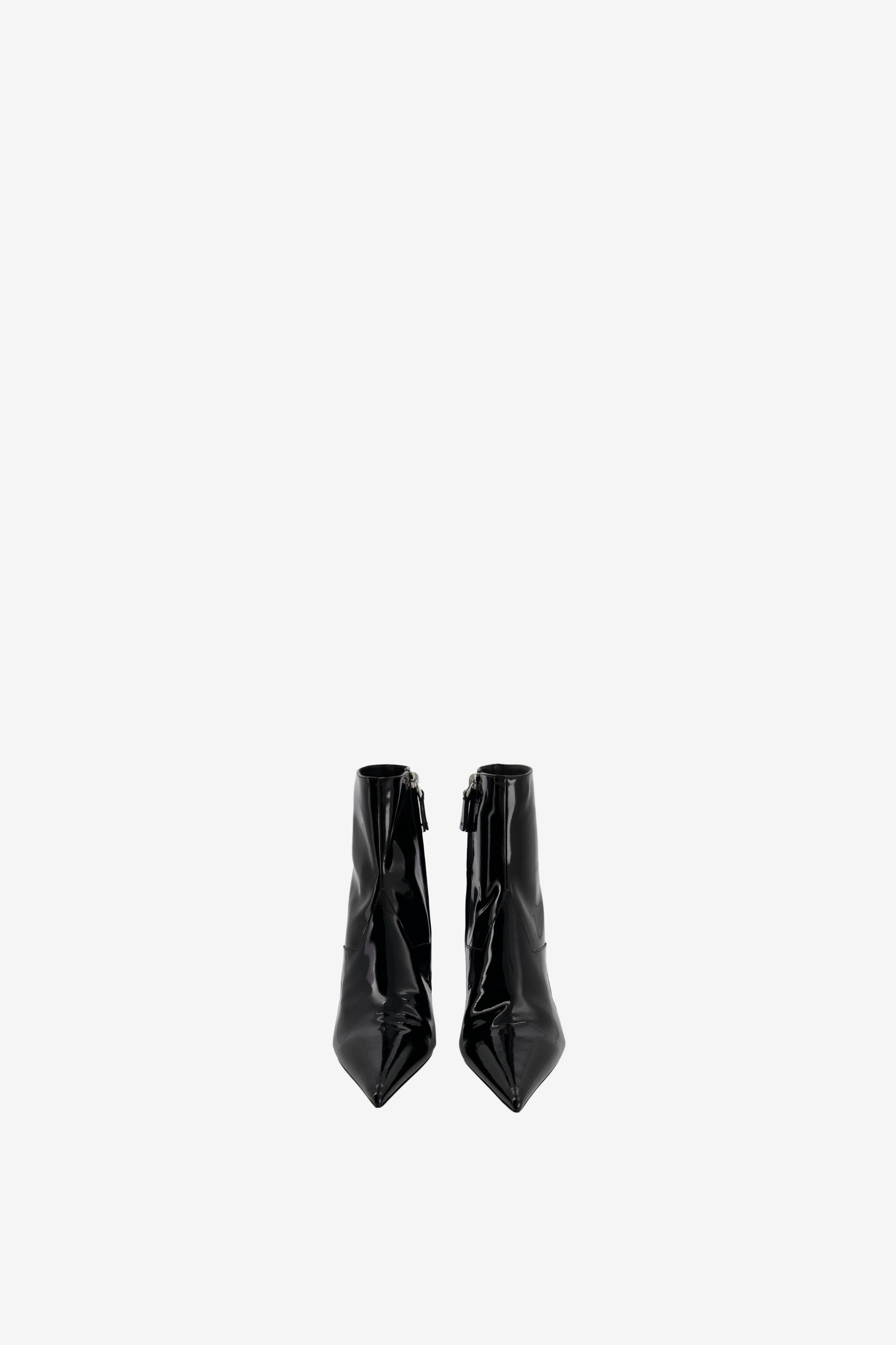 Clean Step Patent Star Cut-Out Low Boots