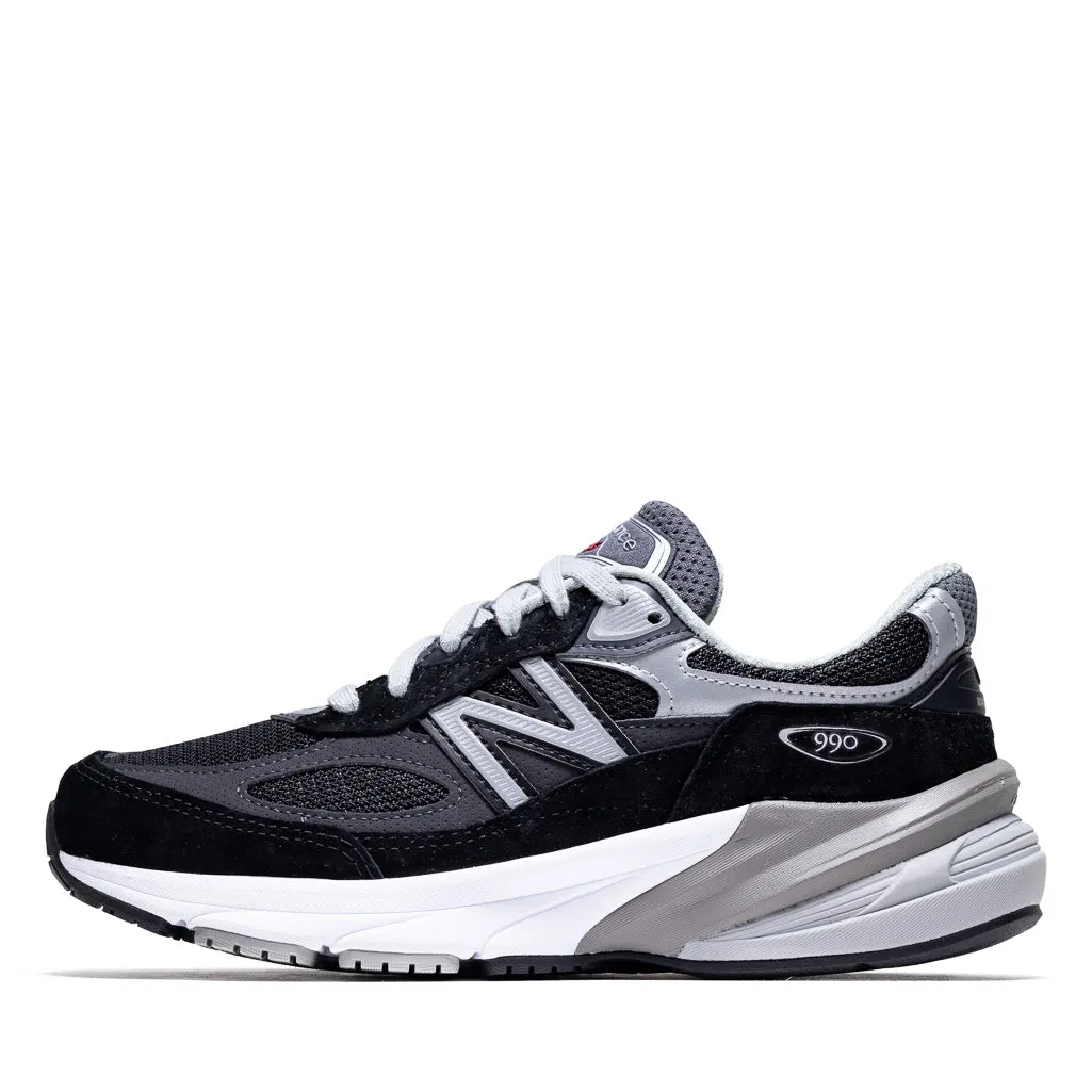 Women's New Balance Made in USA 990v6 - Black running in a basketball court area shoes