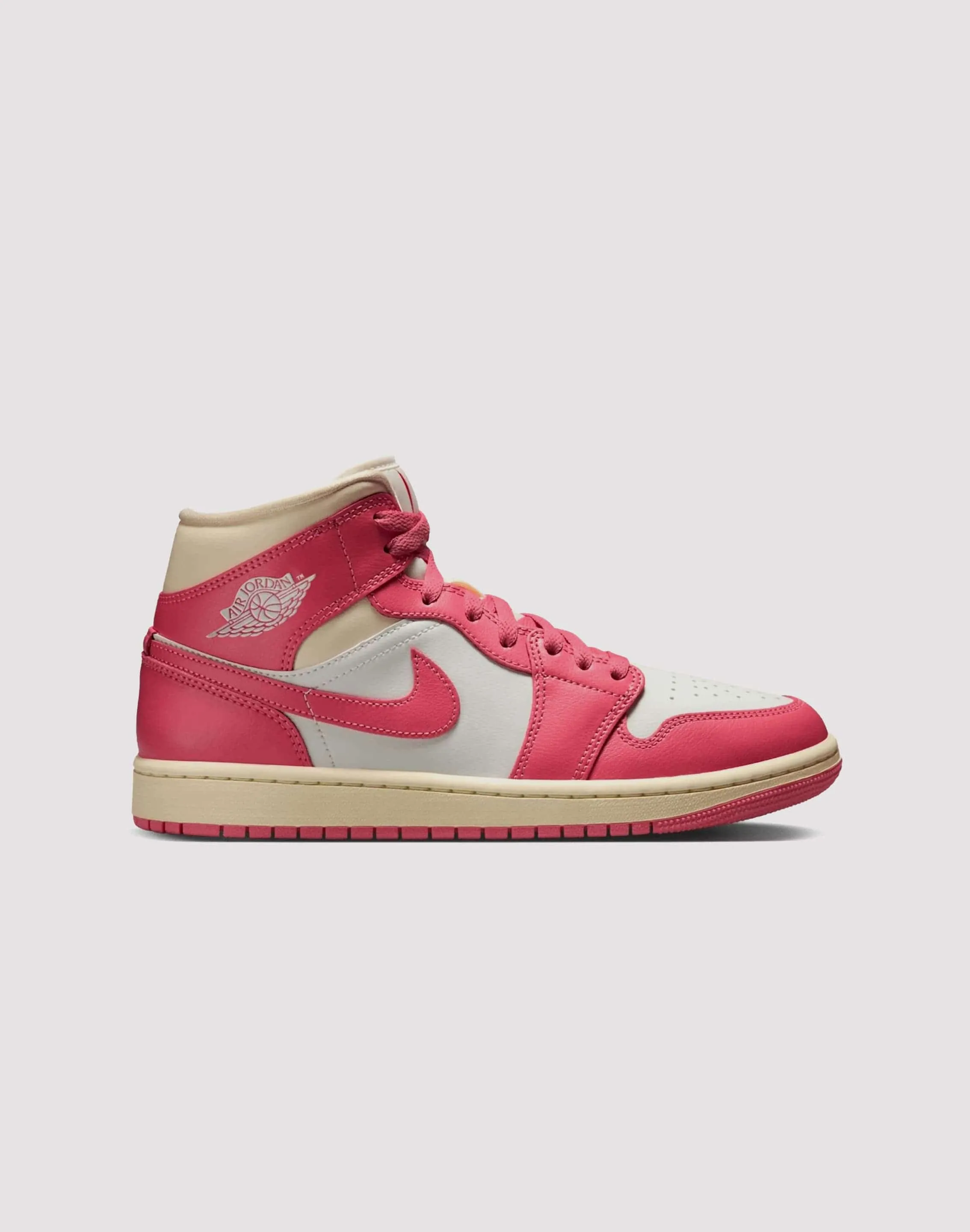 Jordan Air Jordan 1 Mid Eco Friendly Construction Trend-setting comfort