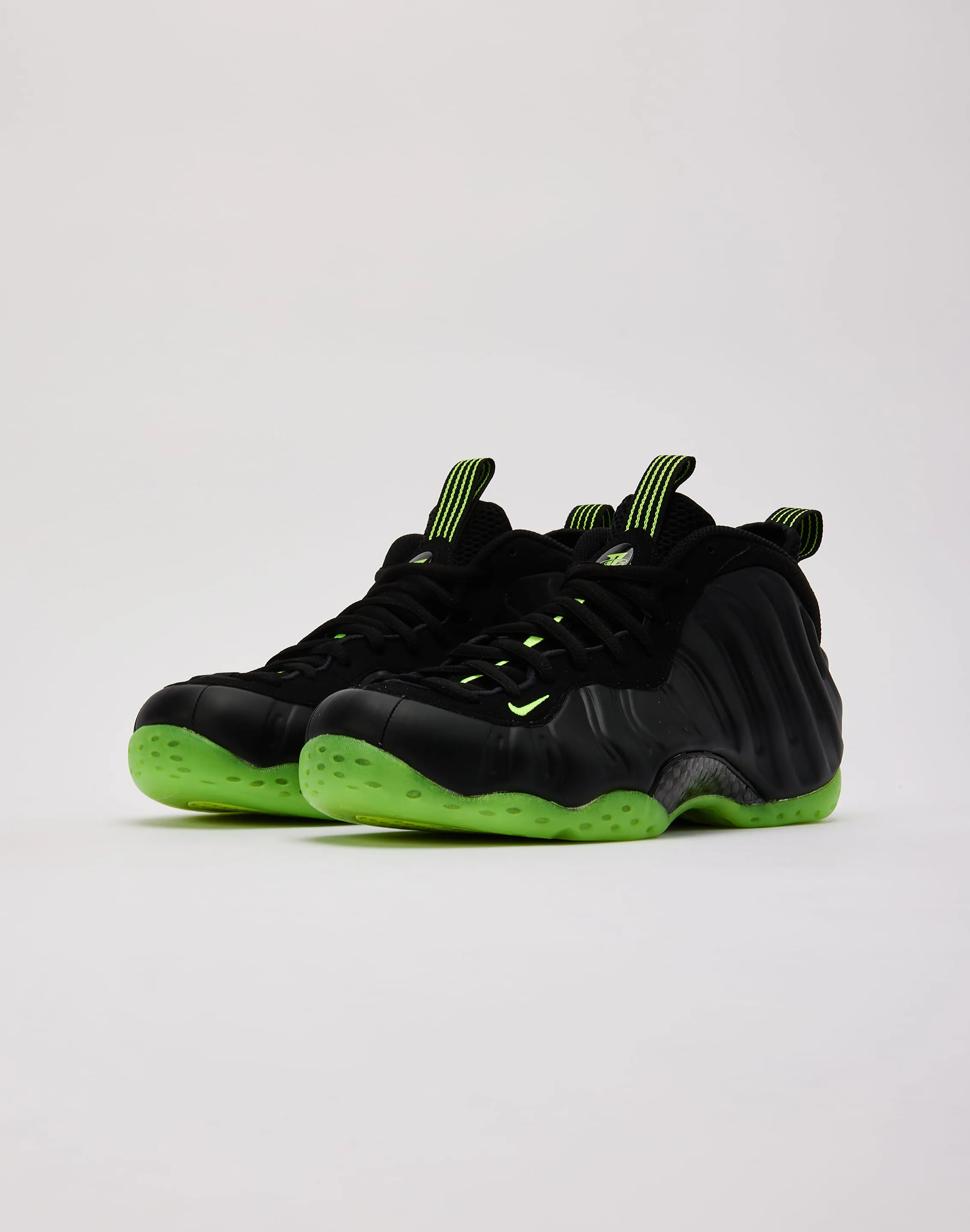 Green Leaf Nike Air Foamposite One 'Black Volt'