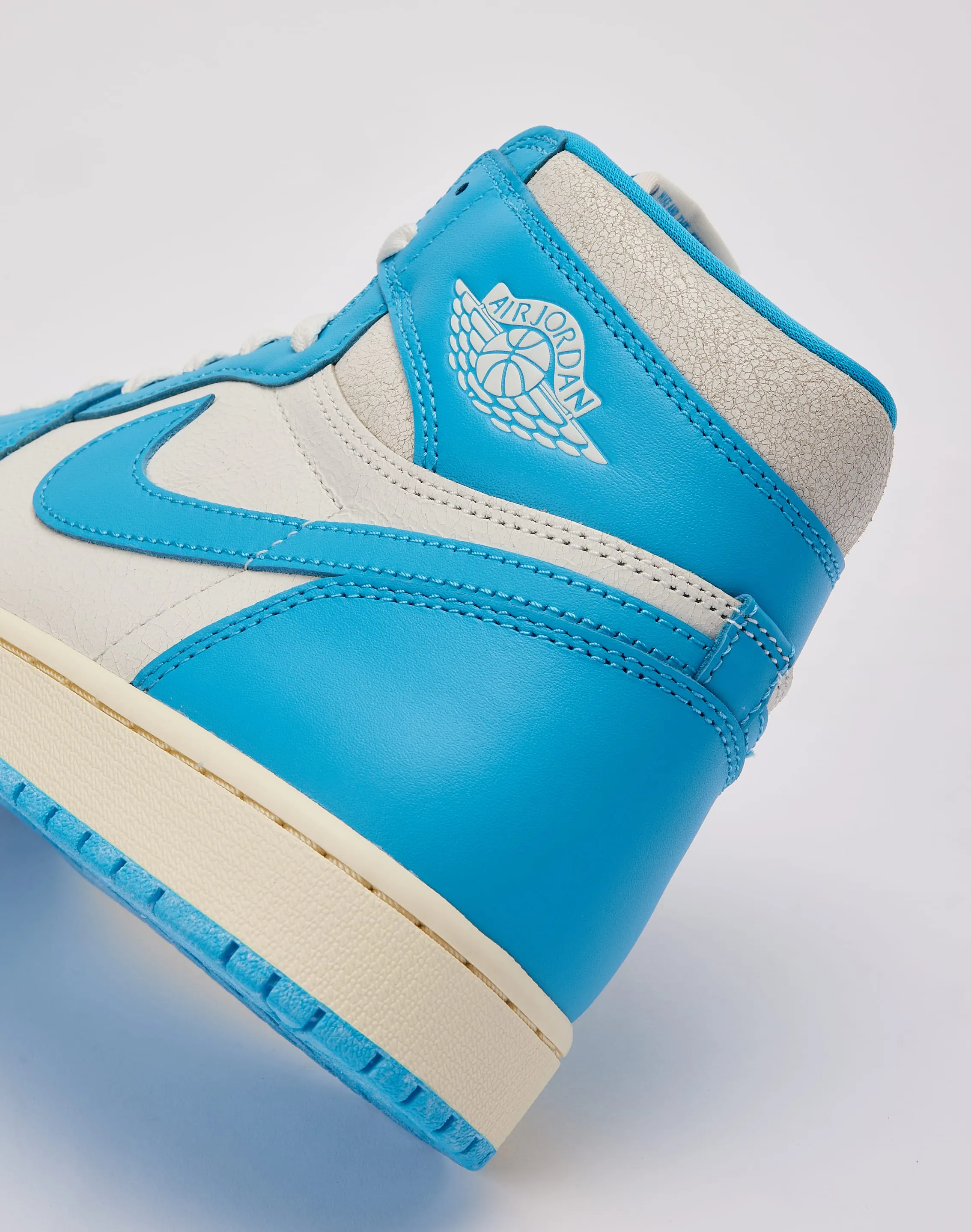 Jordan Air Jordan 1 Retro High OG 'UNC Reimagined' Dusk Walk