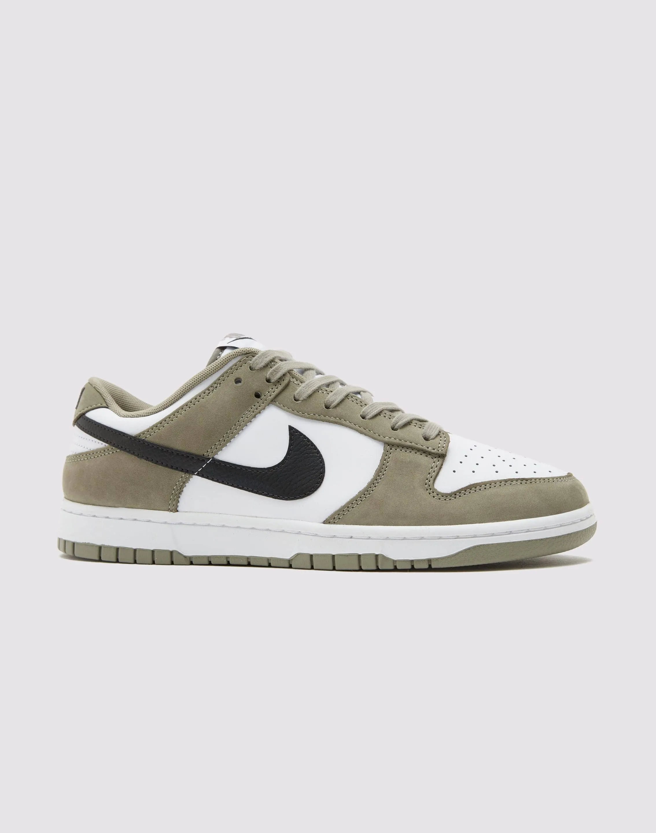 Nike Dunk Low Retro Fashion Mood
