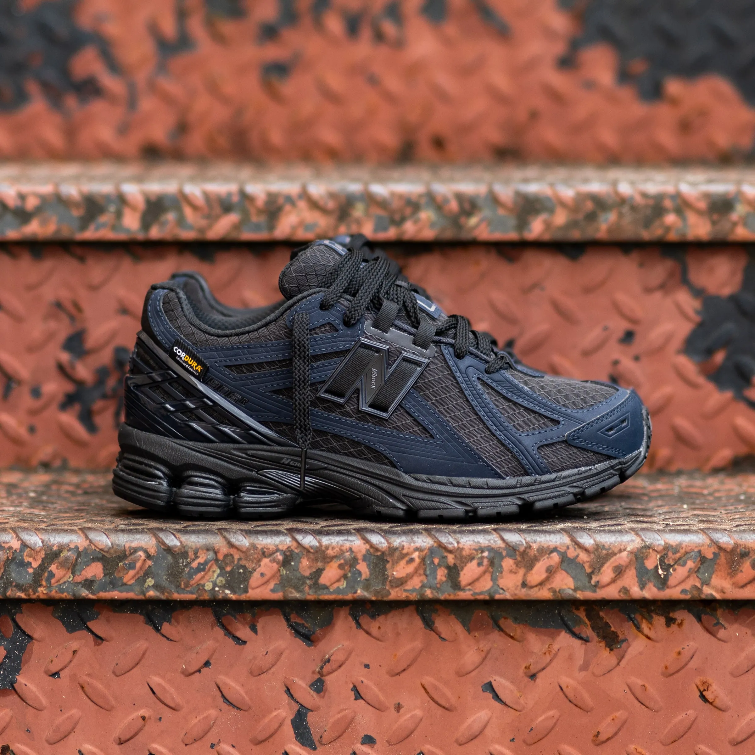 least lightweight Mens New Balance 1906R Cordura (Navy/Black) - M1906RWE