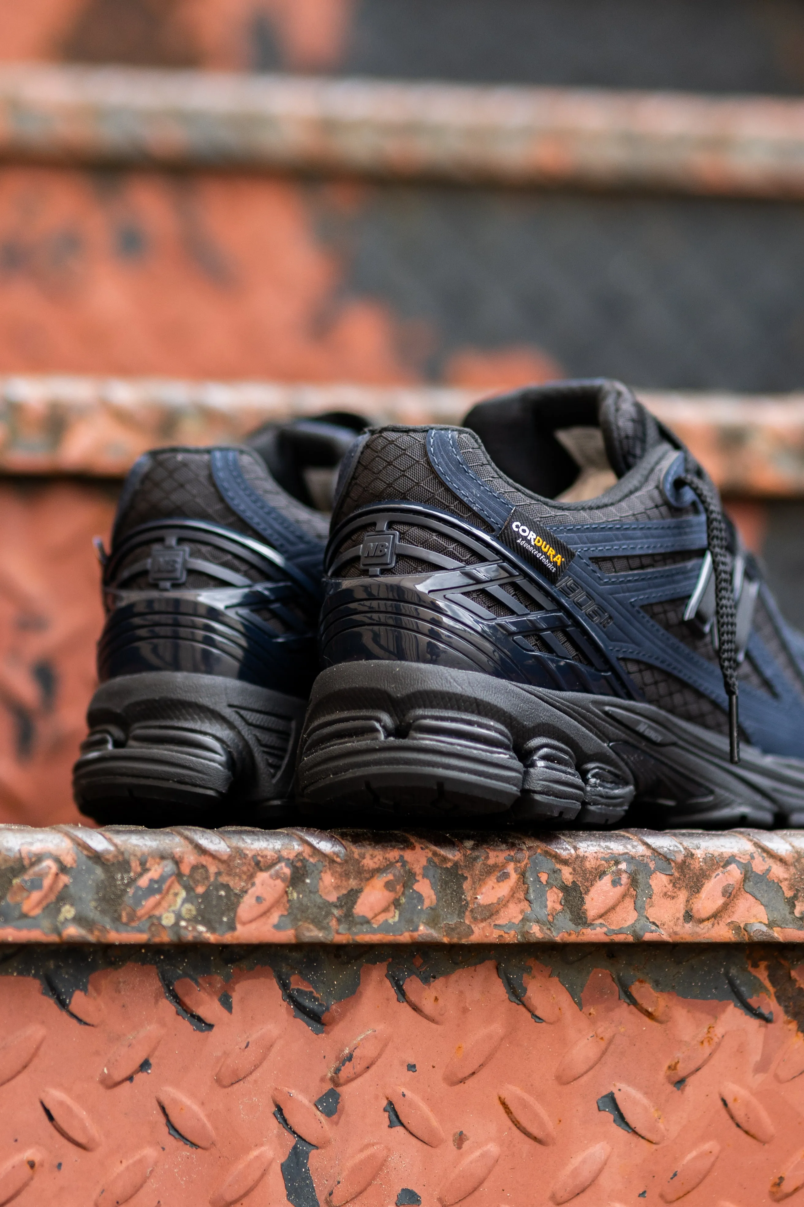 Mens New Balance 1906R Cordura (Navy/Black) - M1906RWE Dynamic chic