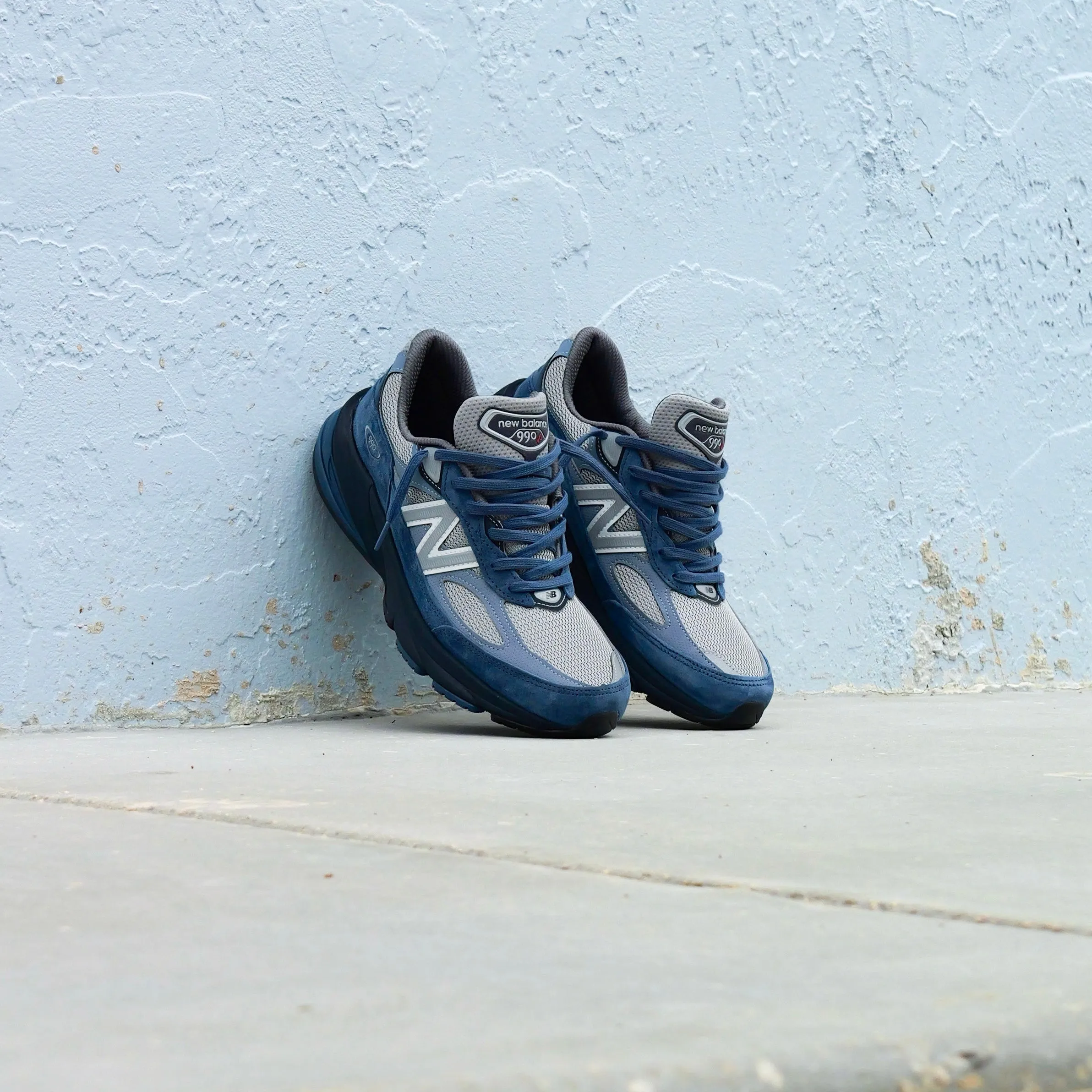 Street Chic Trend-setting ease New Balance 990v6 Made In USA  ??Community Navy?? - U990LT6