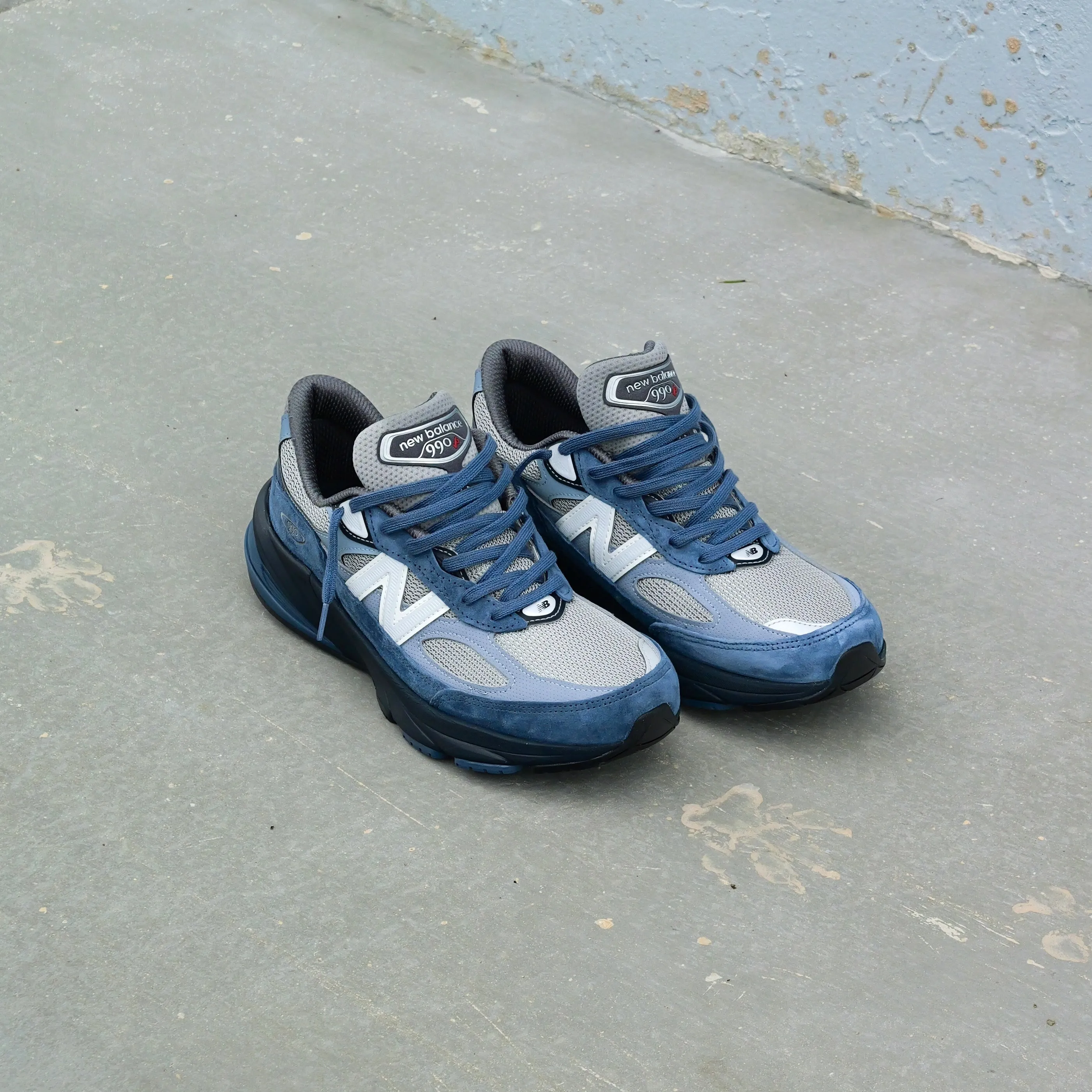 indispensable Casual Touch New Balance 990v6 Made In USA  ??Community Navy?? - U990LT6