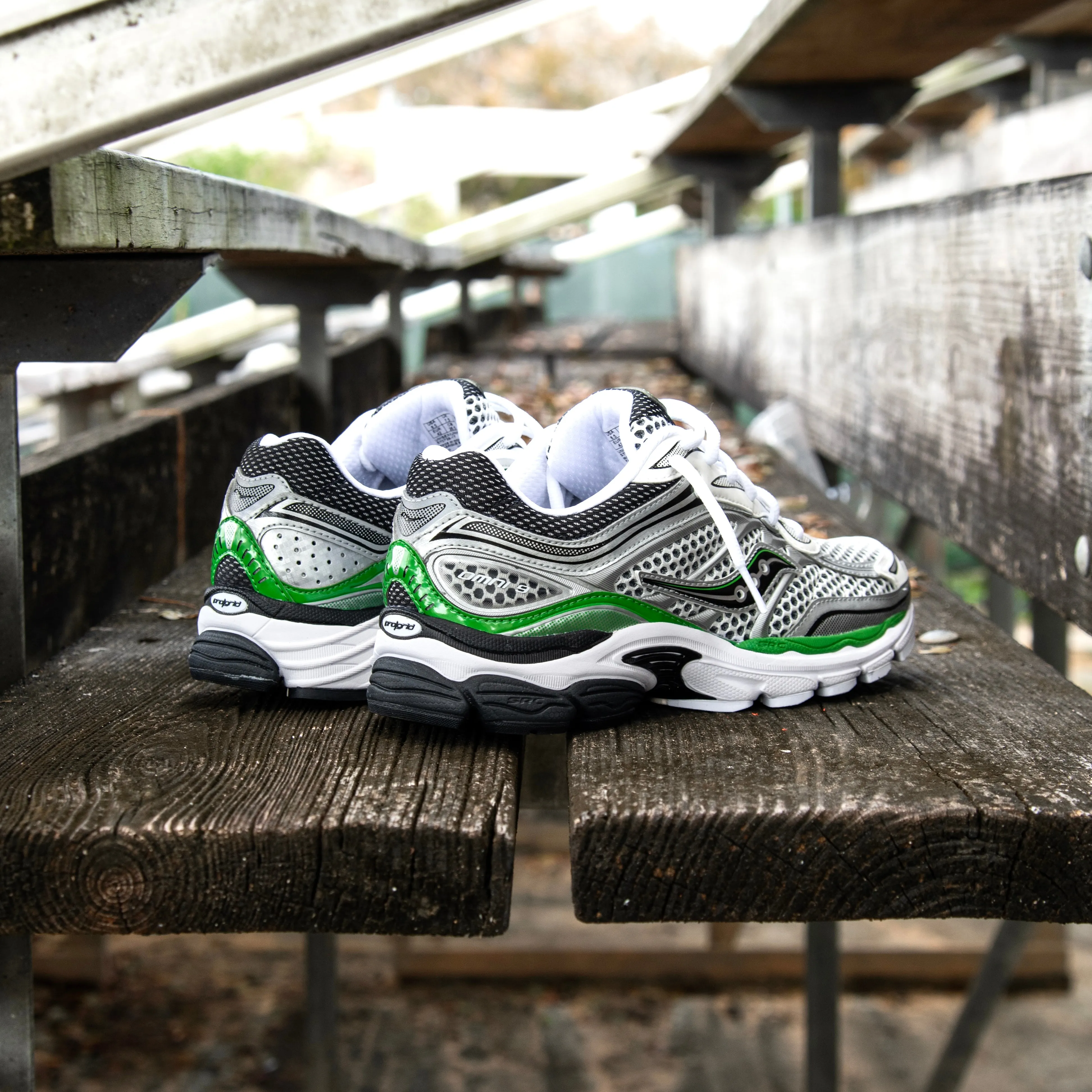 Mens Saucony ProGrid Omni 9 (Silver/Green) Party - ready driest
