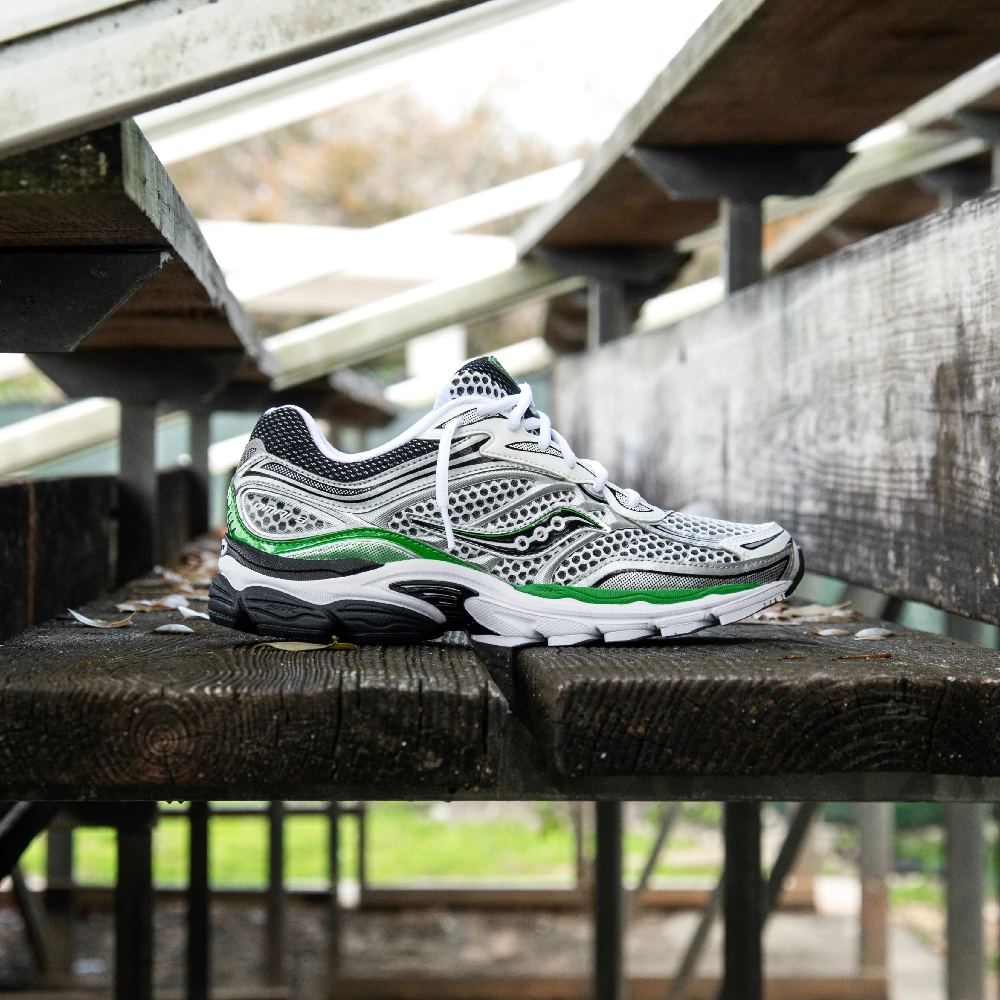 Mens Saucony ProGrid Omni 9 (Silver/Green) lightest