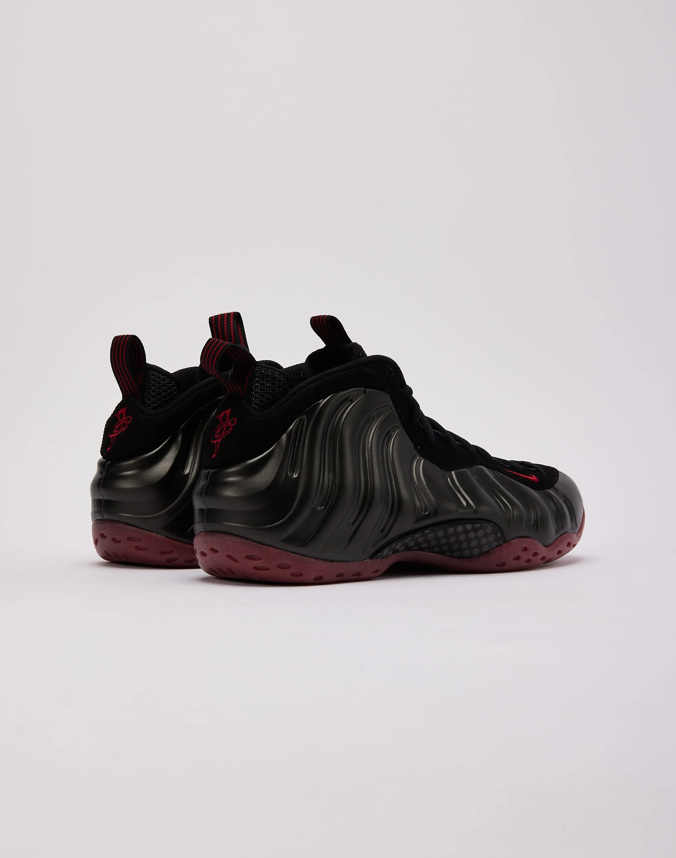 Versatile Fit Nike Air Foamposite One 'Black and Varsity Red'