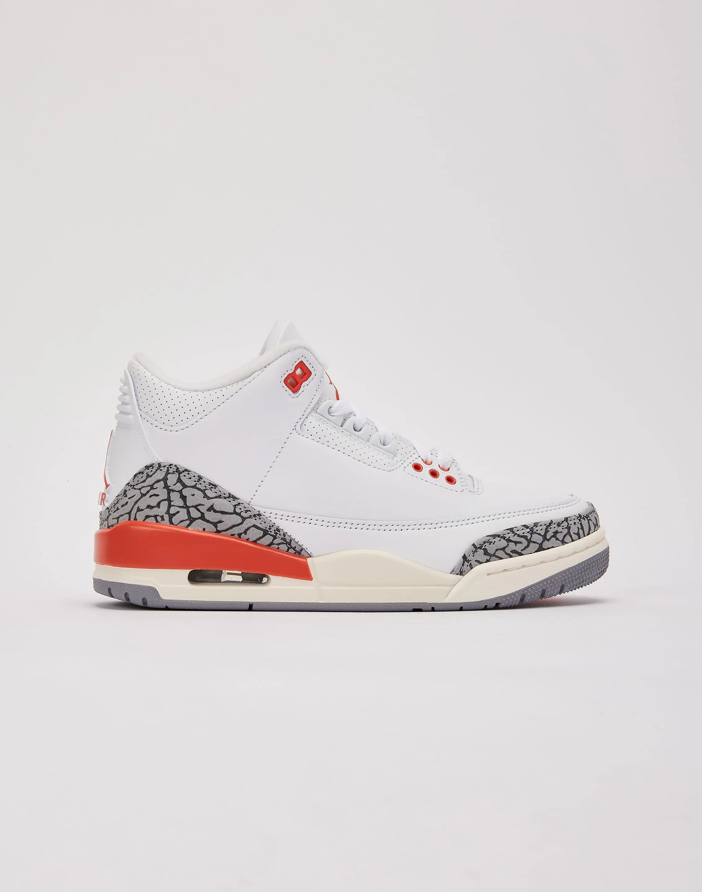 Adaptive Lacing Technology Vibrant Style Jordan Air Jordan 3 Retro 'Georgia Peach'
