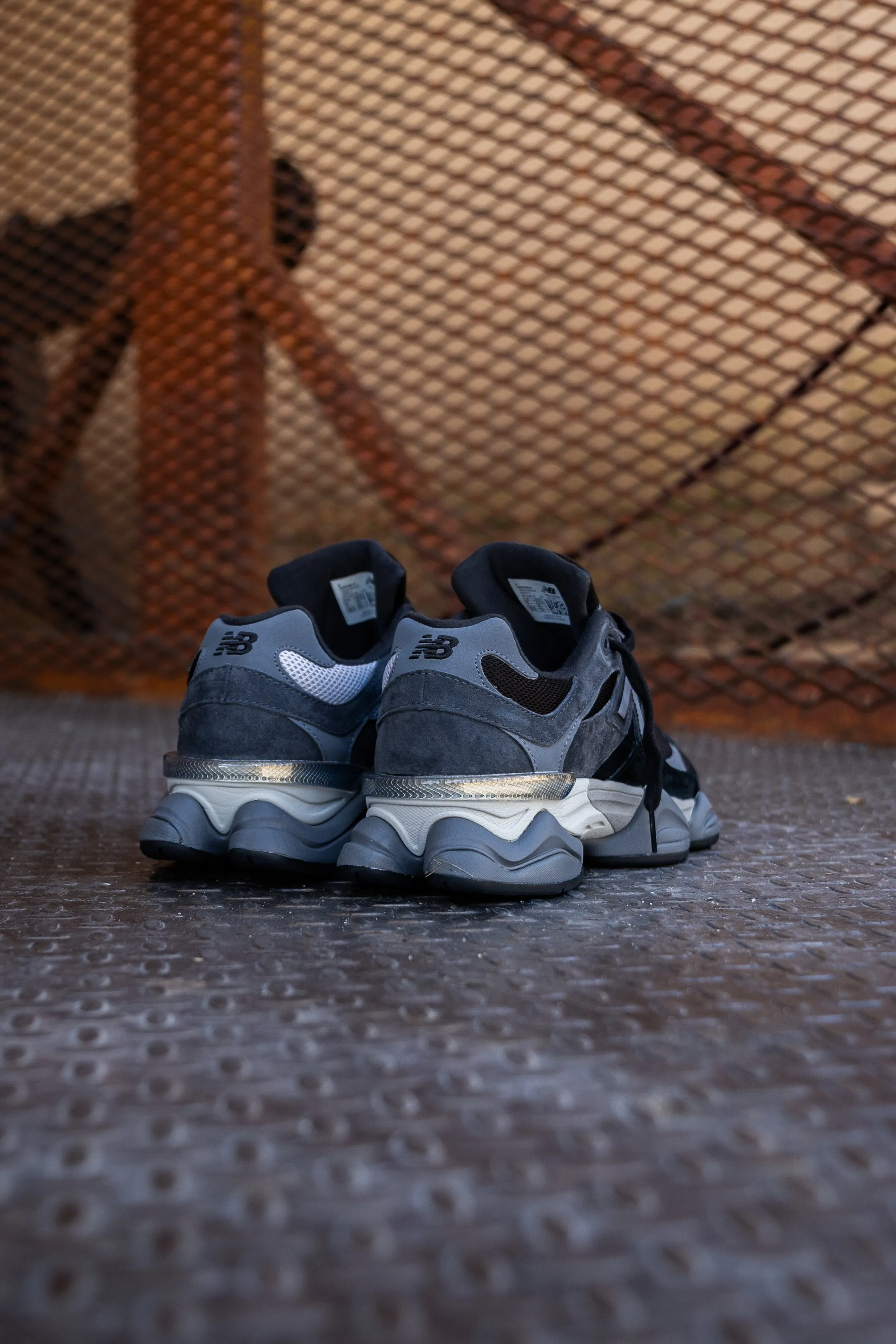 Mens New Balance 9060 (Black/Grey)-U9060BLK bodybuilders