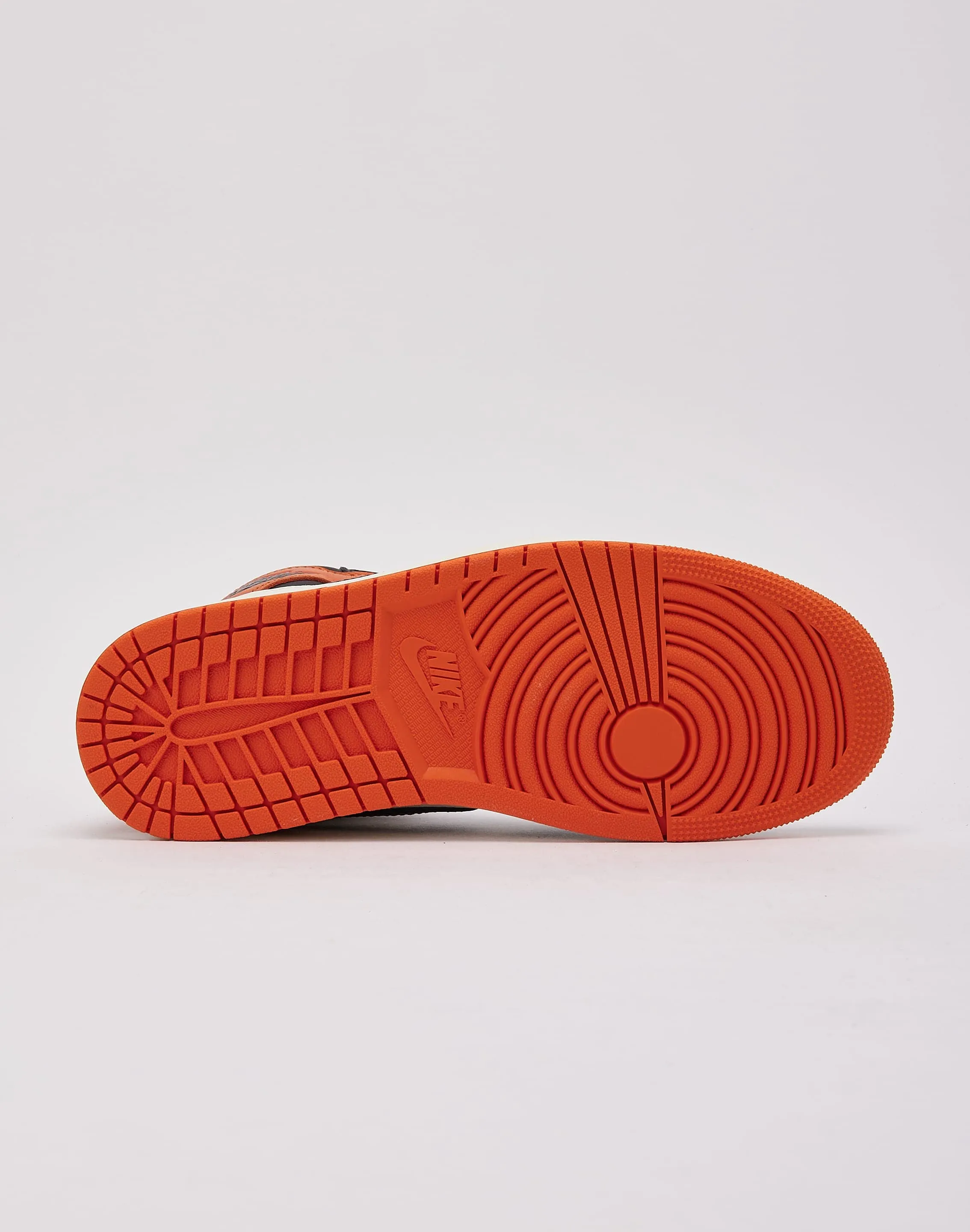 Jump Step Jordan Air Jordan 1 Retro High OG 'Shattered Backboard'