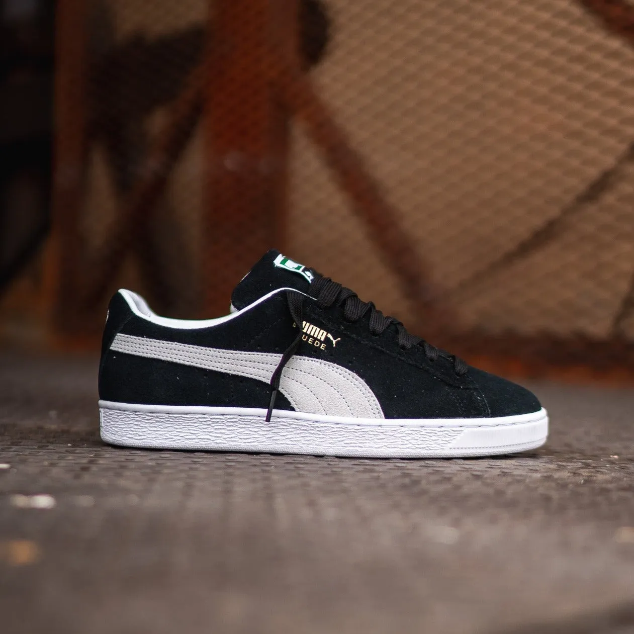 Sandals softest Mens Puma Suede Classic (Black/White)