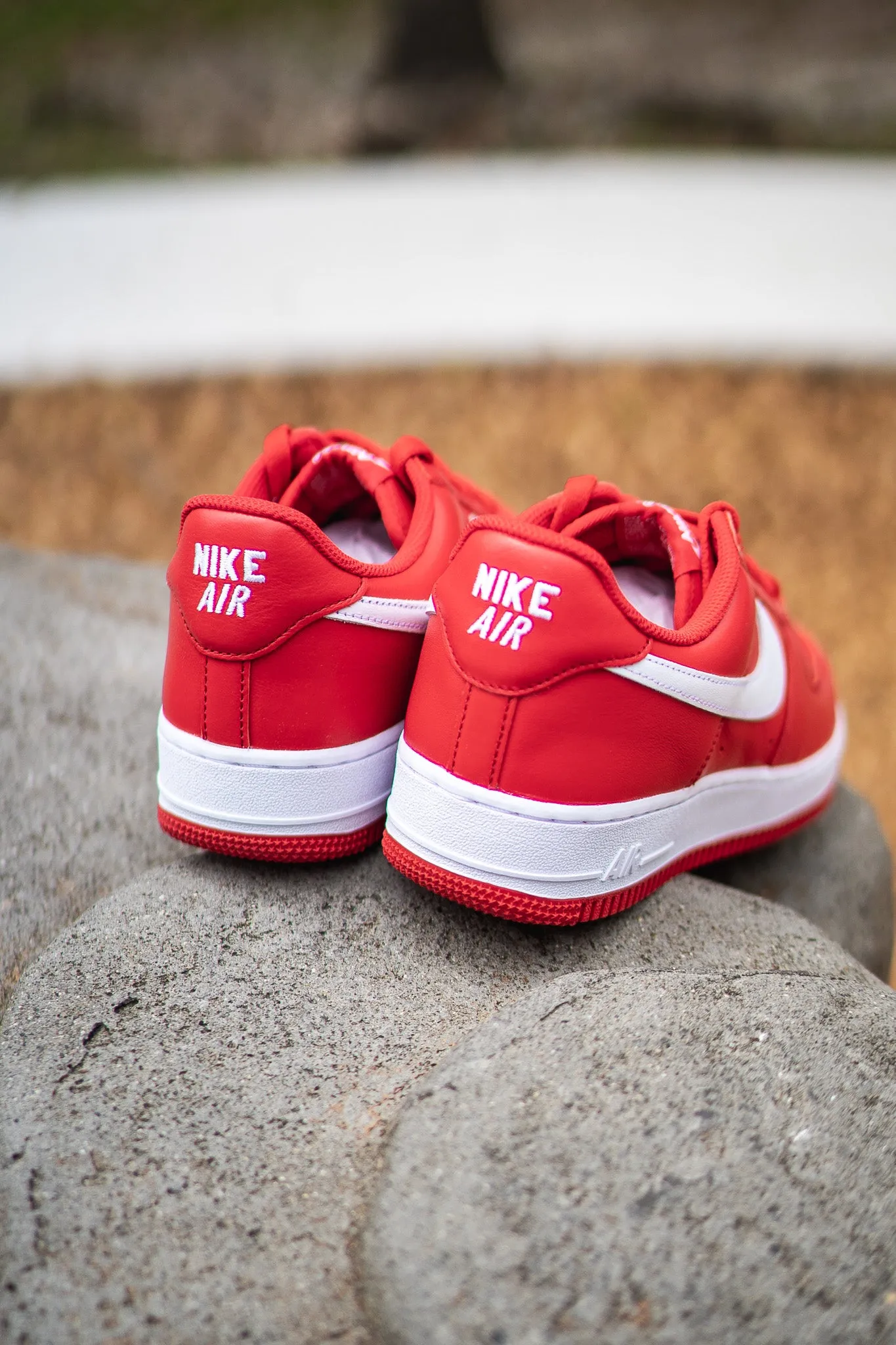students - specific features arch - support Mens Nike Air Force 1 Low Retro QS (University Red)