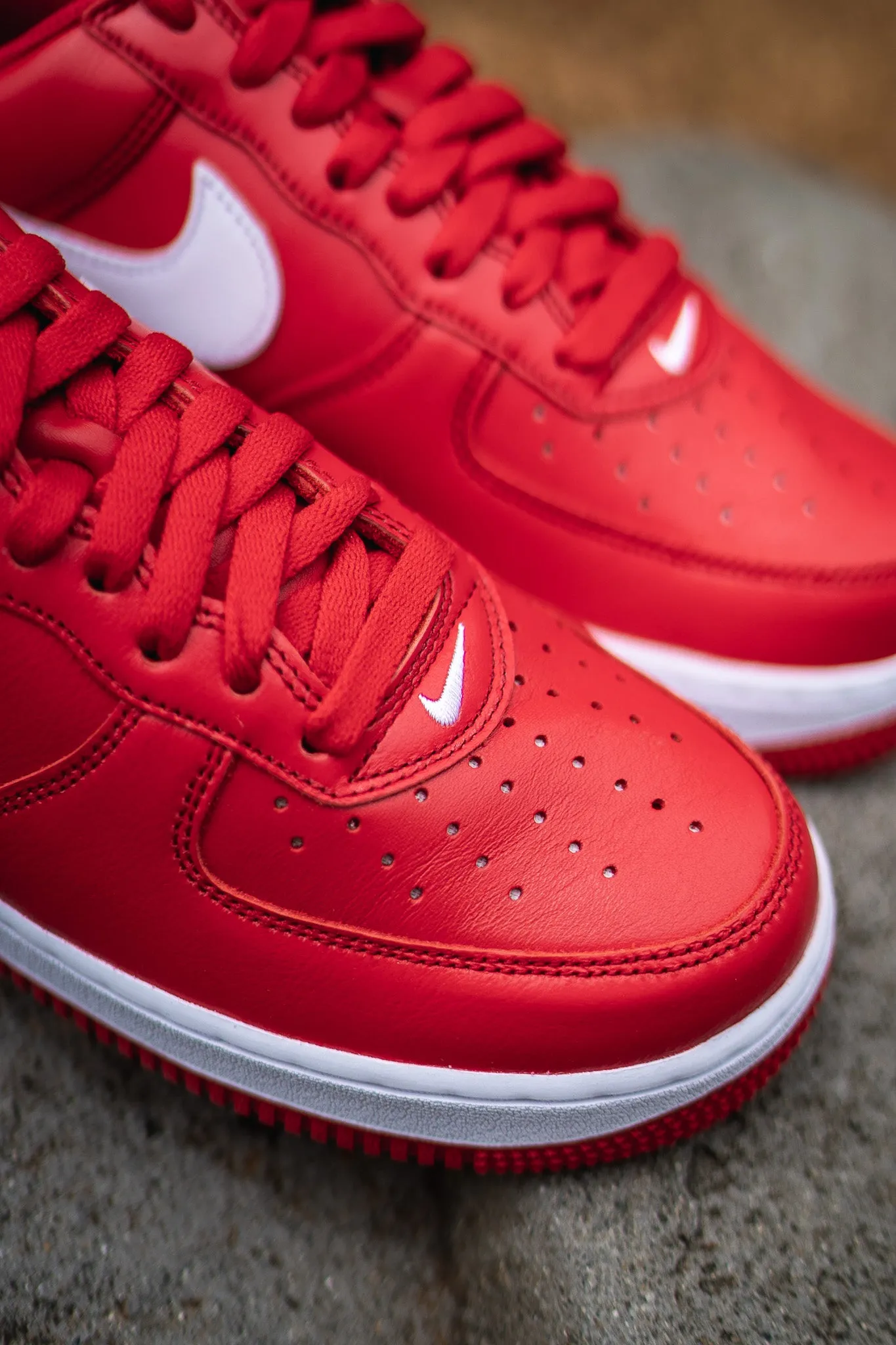 Mens Nike Air Force 1 Low Retro QS (University Red) heel - cup