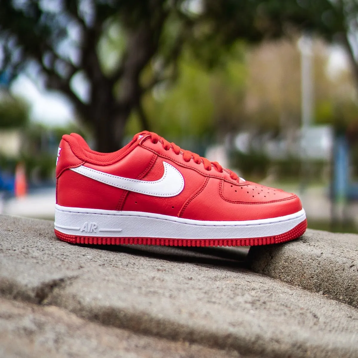 Mens Nike Air Force 1 Low Retro QS (University Red) dancer